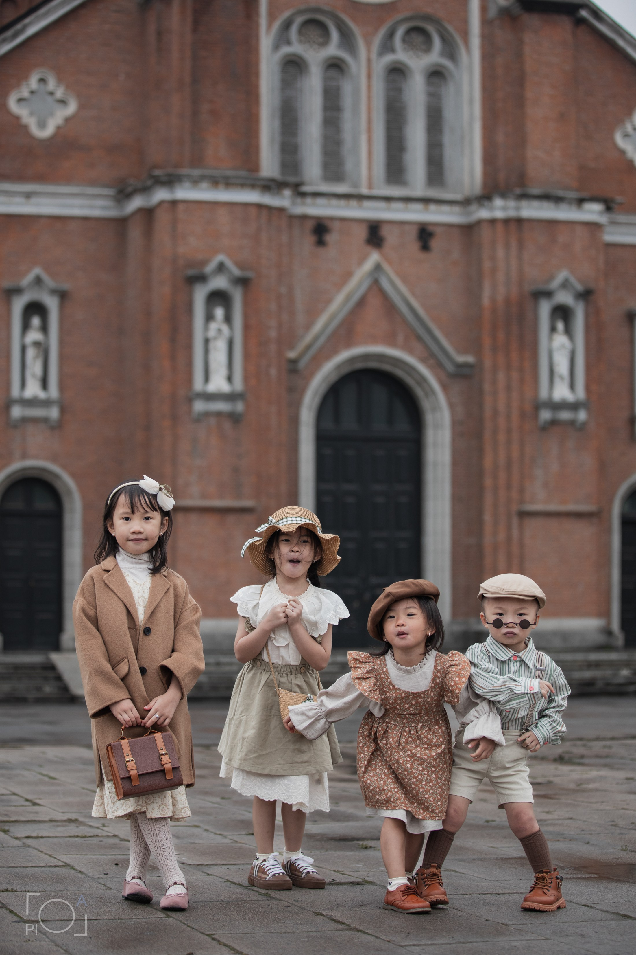Семейная фотосессия в шанхайской киностудии. Photographer in Shanghai — Lola Pidluskaya