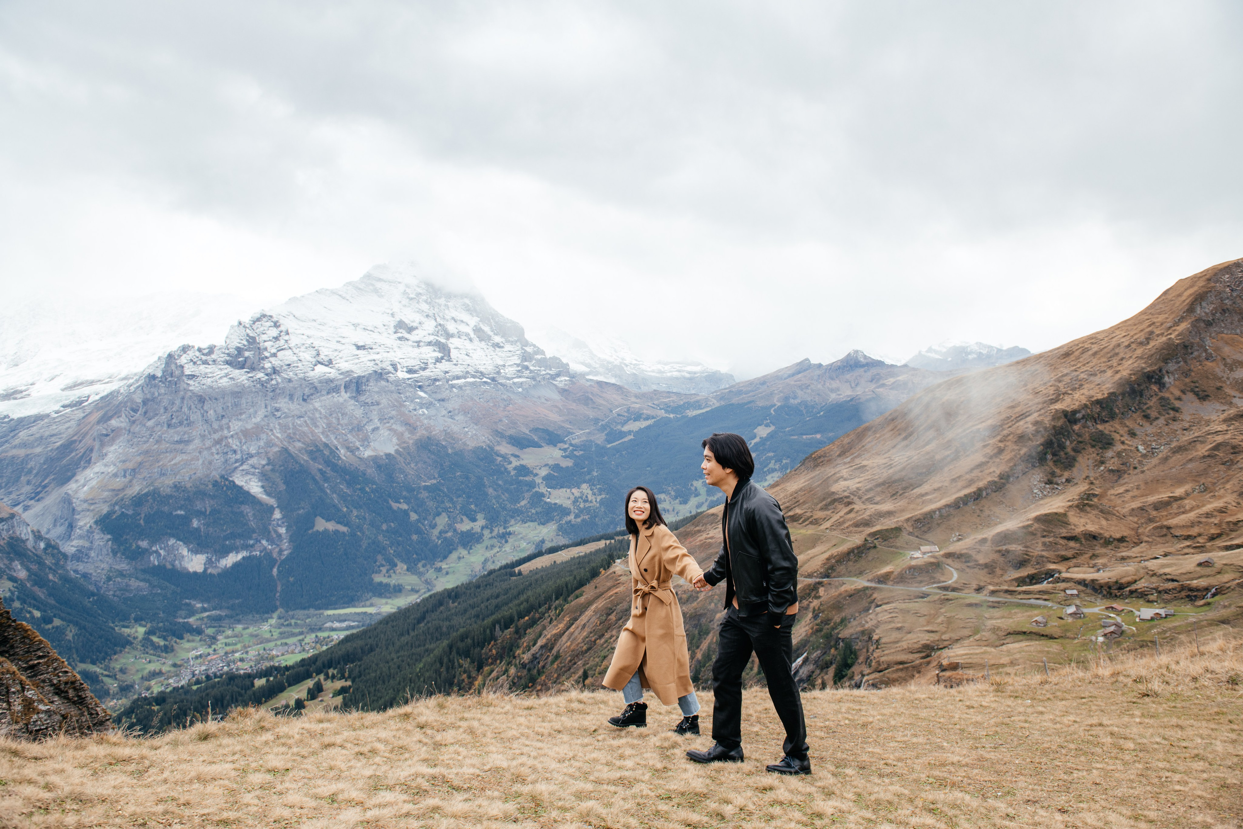 Kaiwen & Xiaoming Grindelwald, Switzerland. I am Elena Altendorfer. Wedding photographer in Zurich and Switzerland