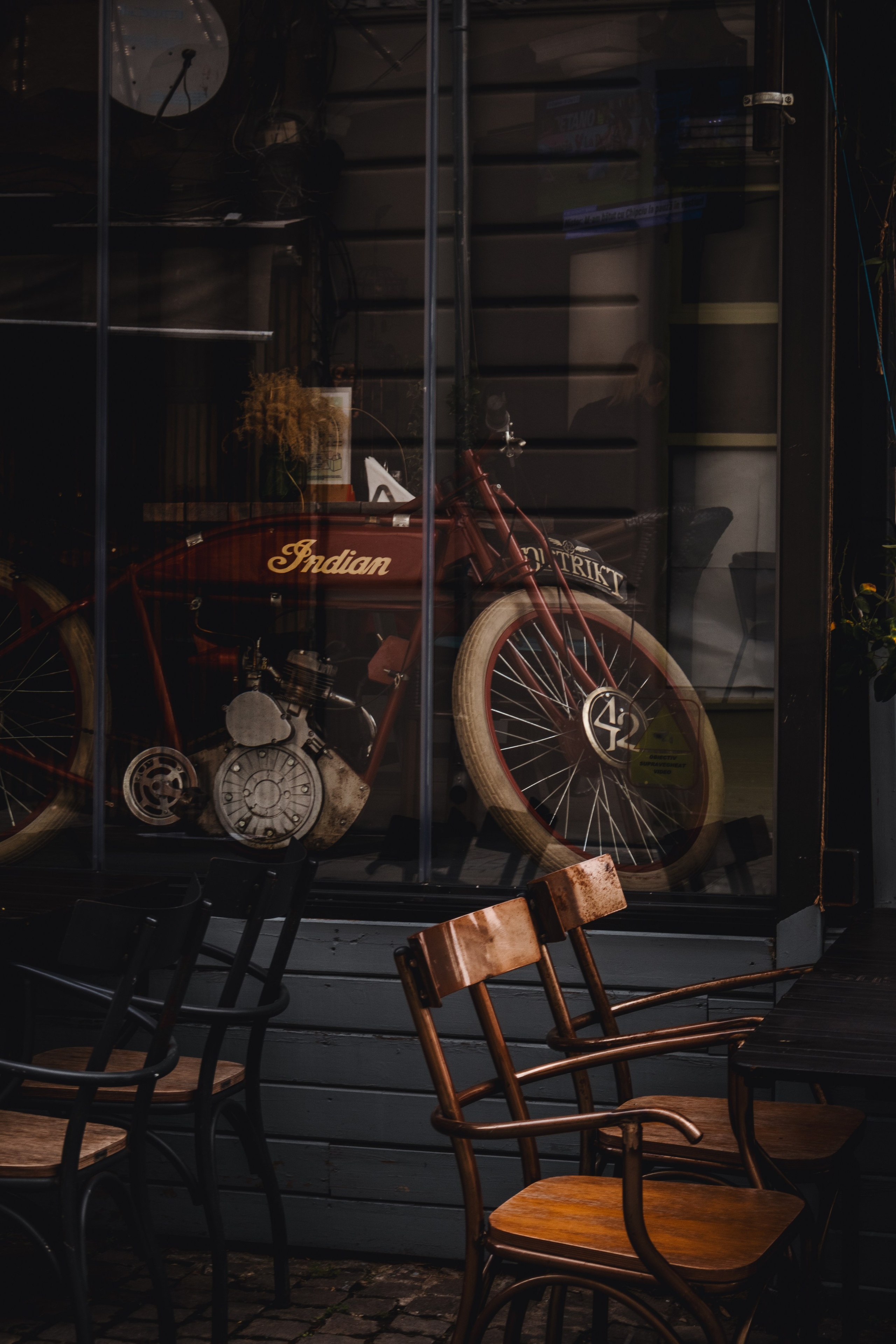 Bucharest. Дизайнер и Фотограф в Кишинёве Бусуйок Станислав