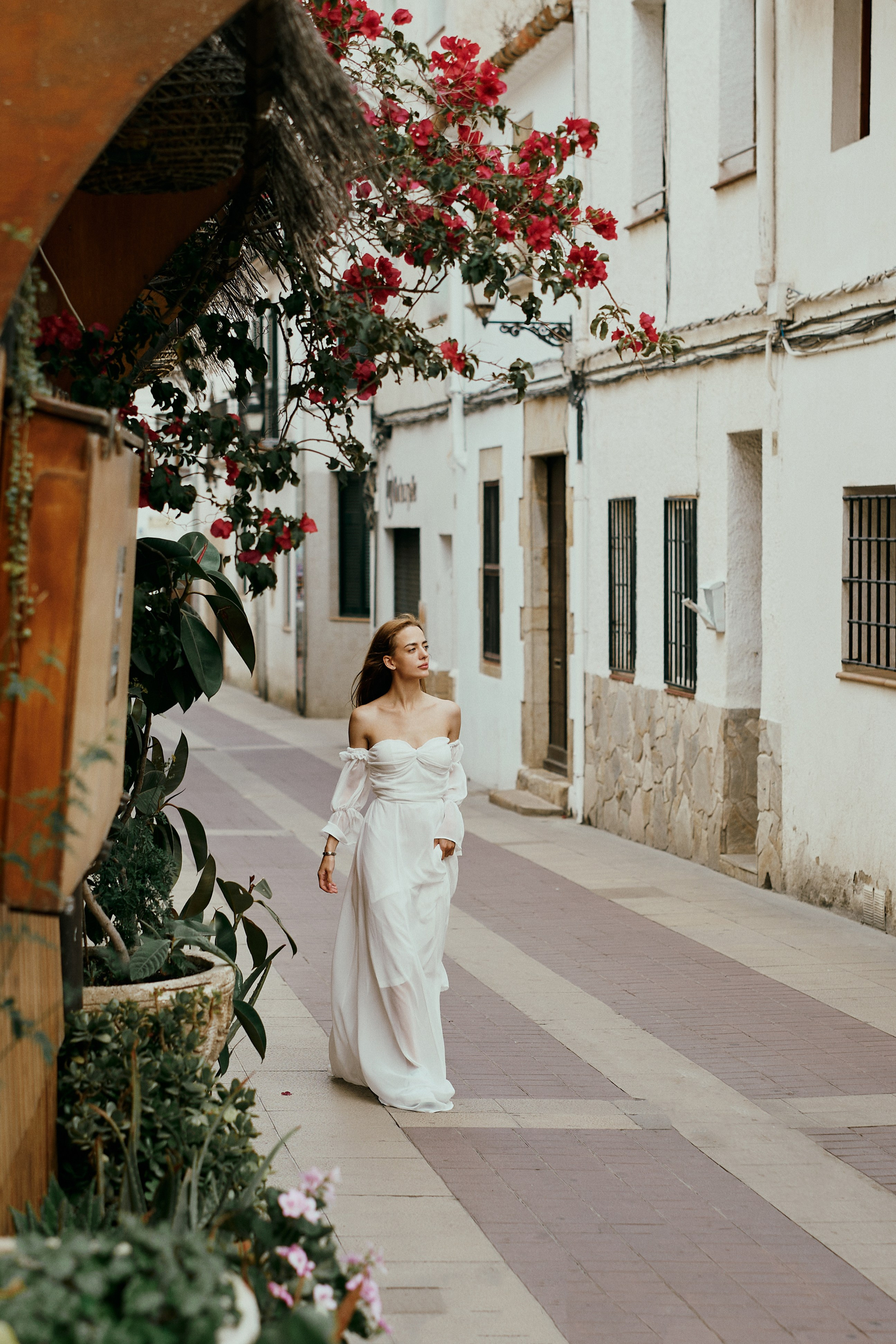 The runaway bride. Photographer in Barcelona Spain Zhanna Zakharchenko
