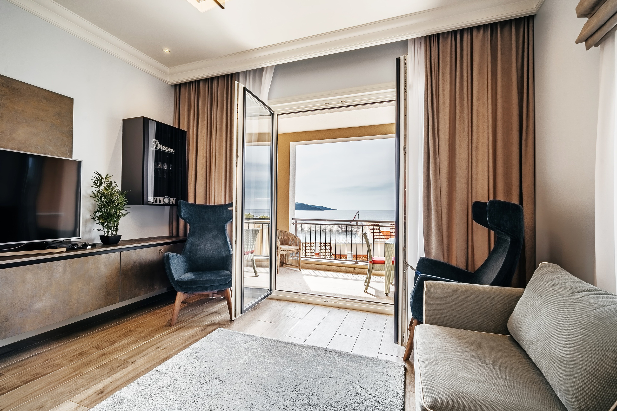 Real Estate Photography. Montenegro. EVAN ARISTOV WEDDING PHOTOGRAPHY — Seattle Wedding Photographer