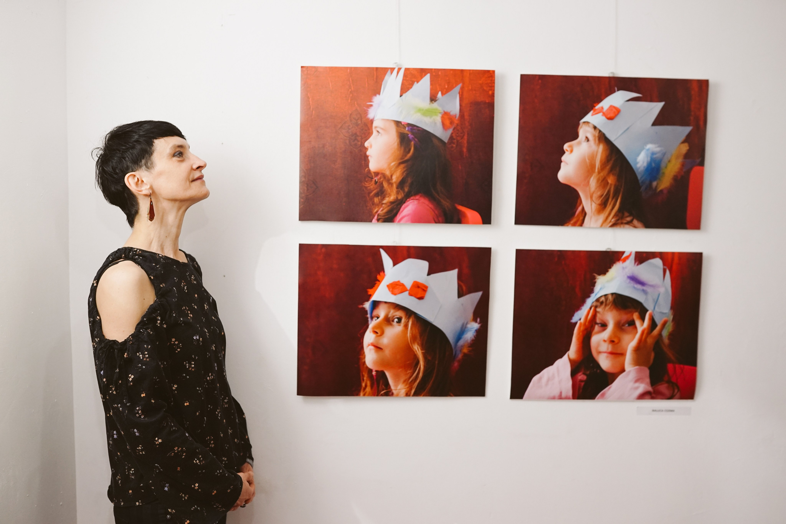 Tu nu știi Viata? Expoziție Univers Ludic | Mădălina Beda. Madalina Beda- Artist vizual, fotograf, doula la nastere, consultant babywearing Brasov si in toata tara