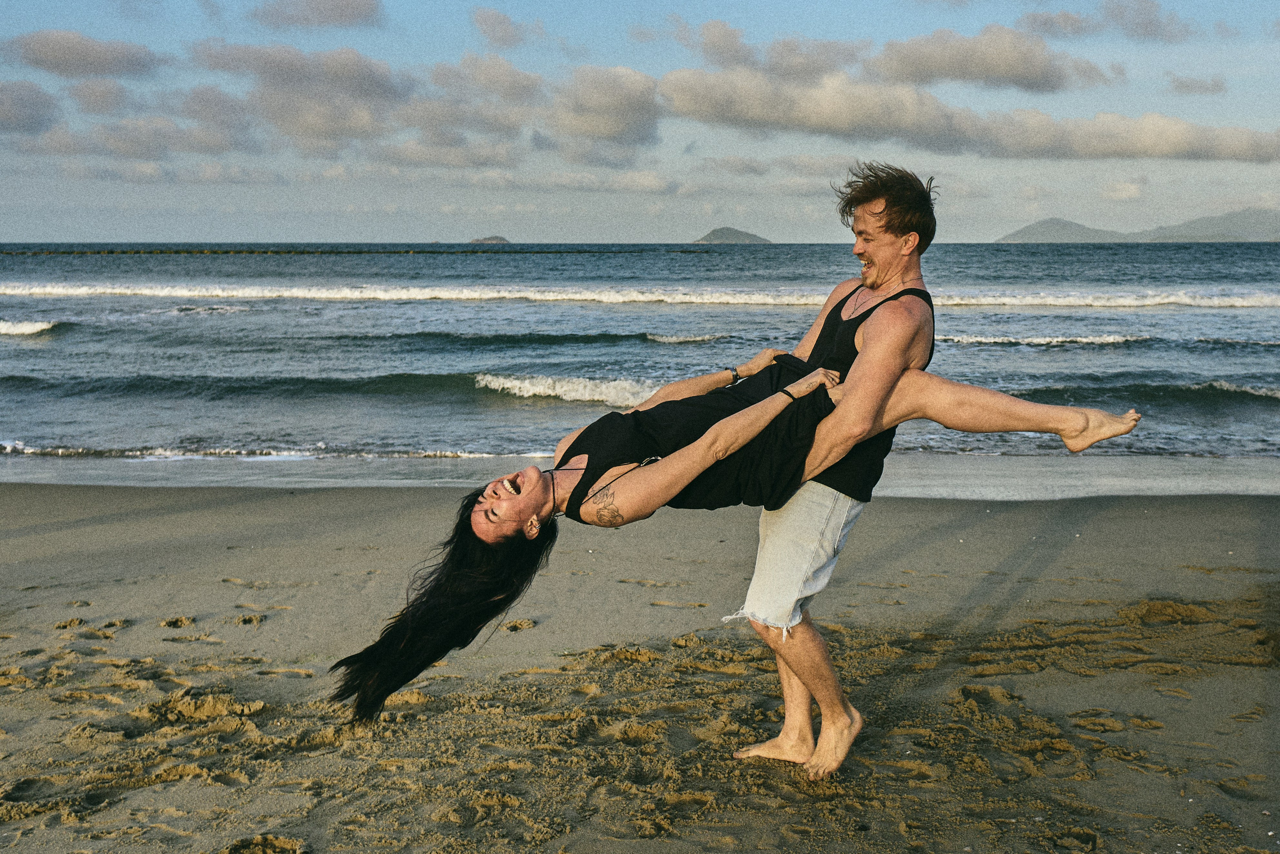 Lifestyle Photographer in Hoi An & Da Nang Love stories, family & wedding photography