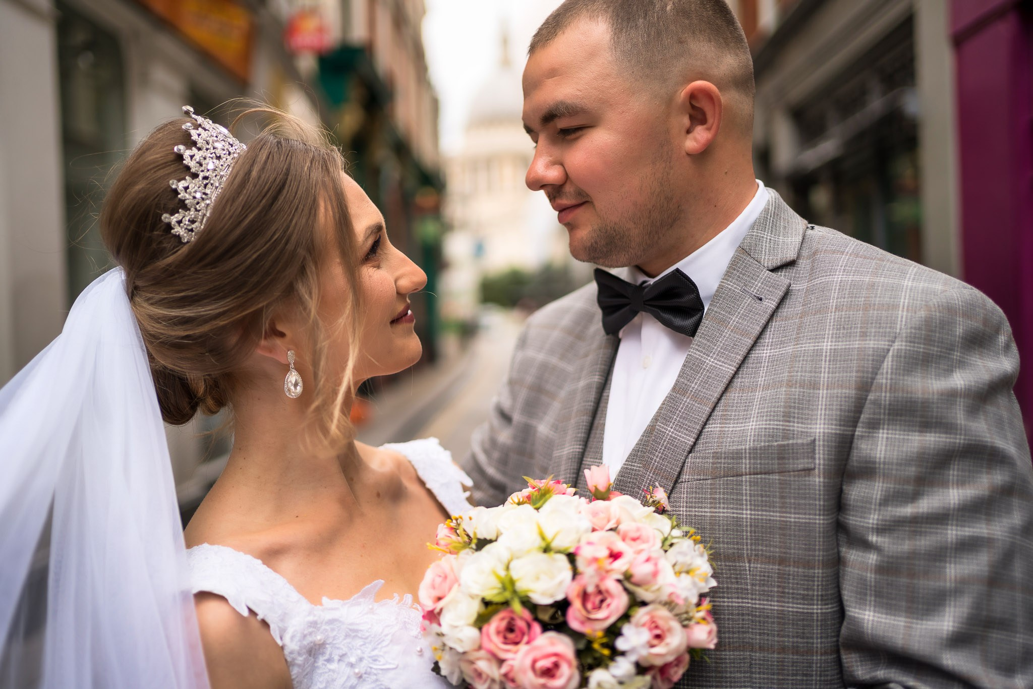 Book a wedding photographer and videographer in London. Wedding photographer in United Kingdom