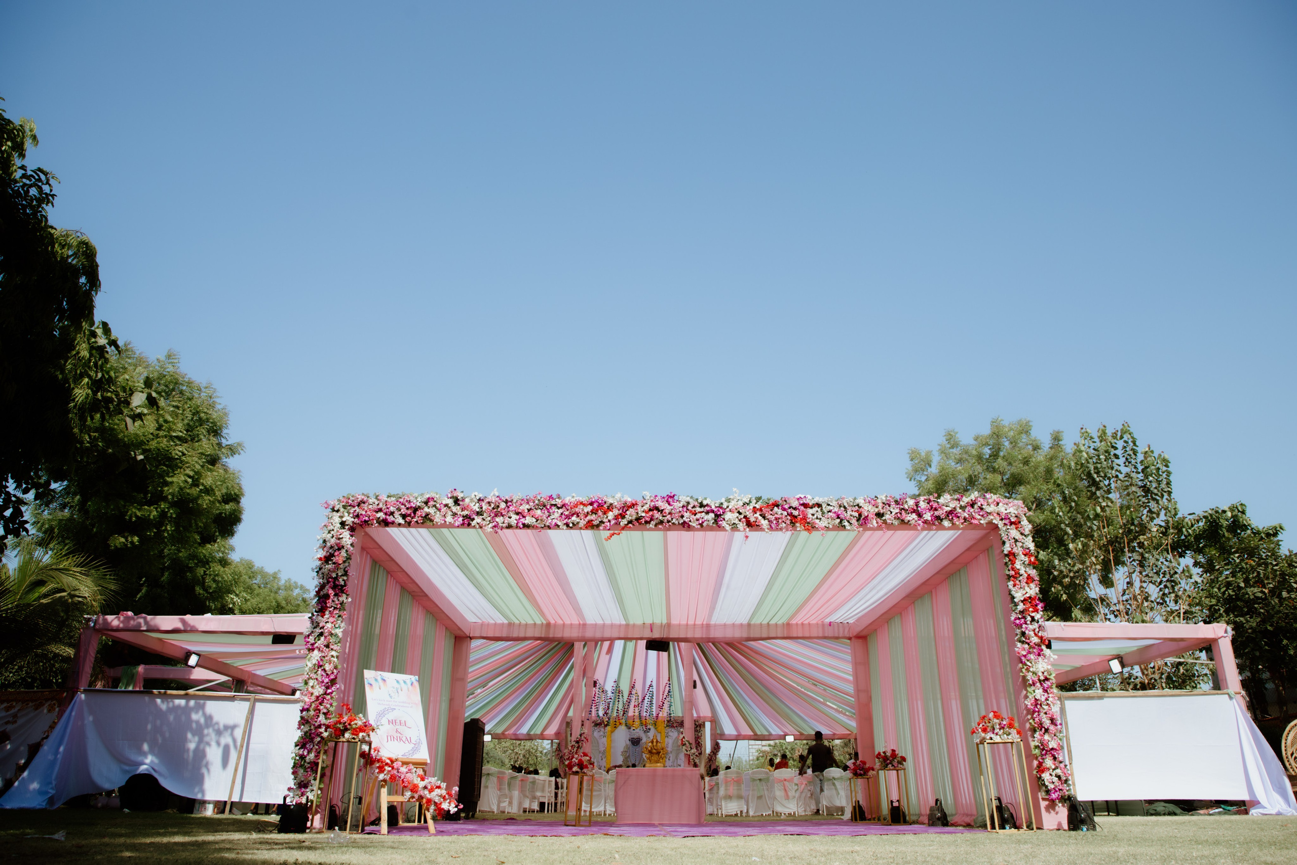 WEDDINGS. Love Emotions Weddings