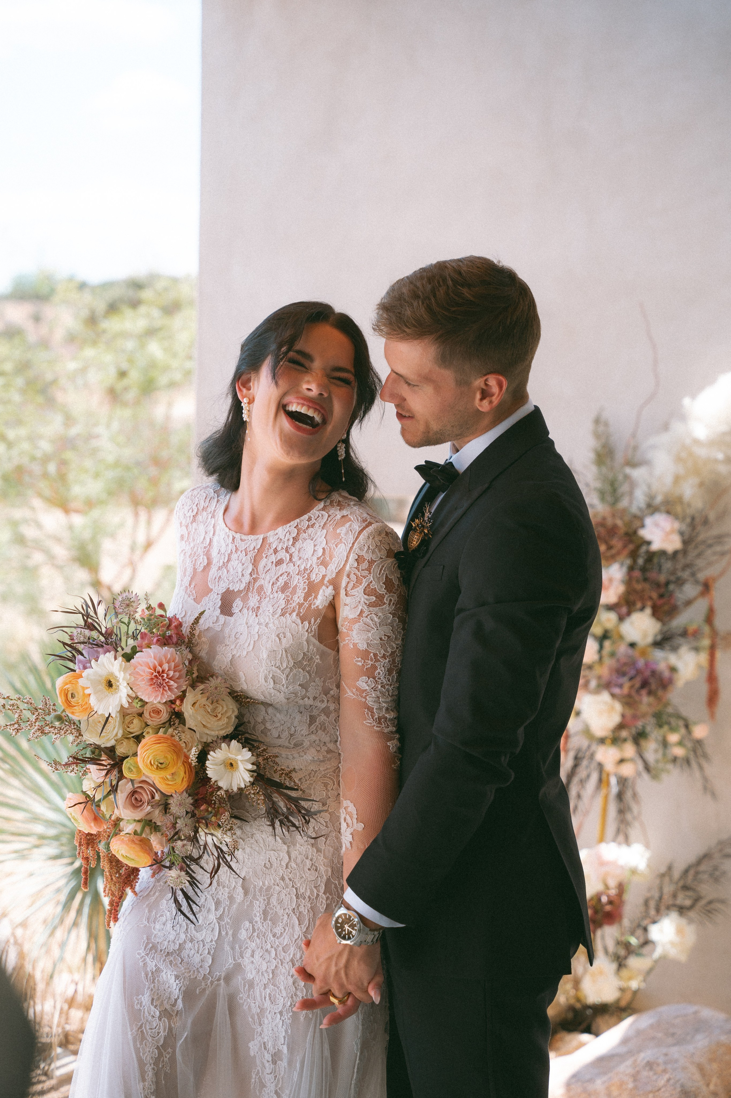Joshua Tree wedding. Joshua tree elopement. Wedding for 2. Wedding photographer Joshua Tree. Elopement photographer in Joshua Tree. Couples photographer in Joshua Tree. Elopement in Joshua Tree