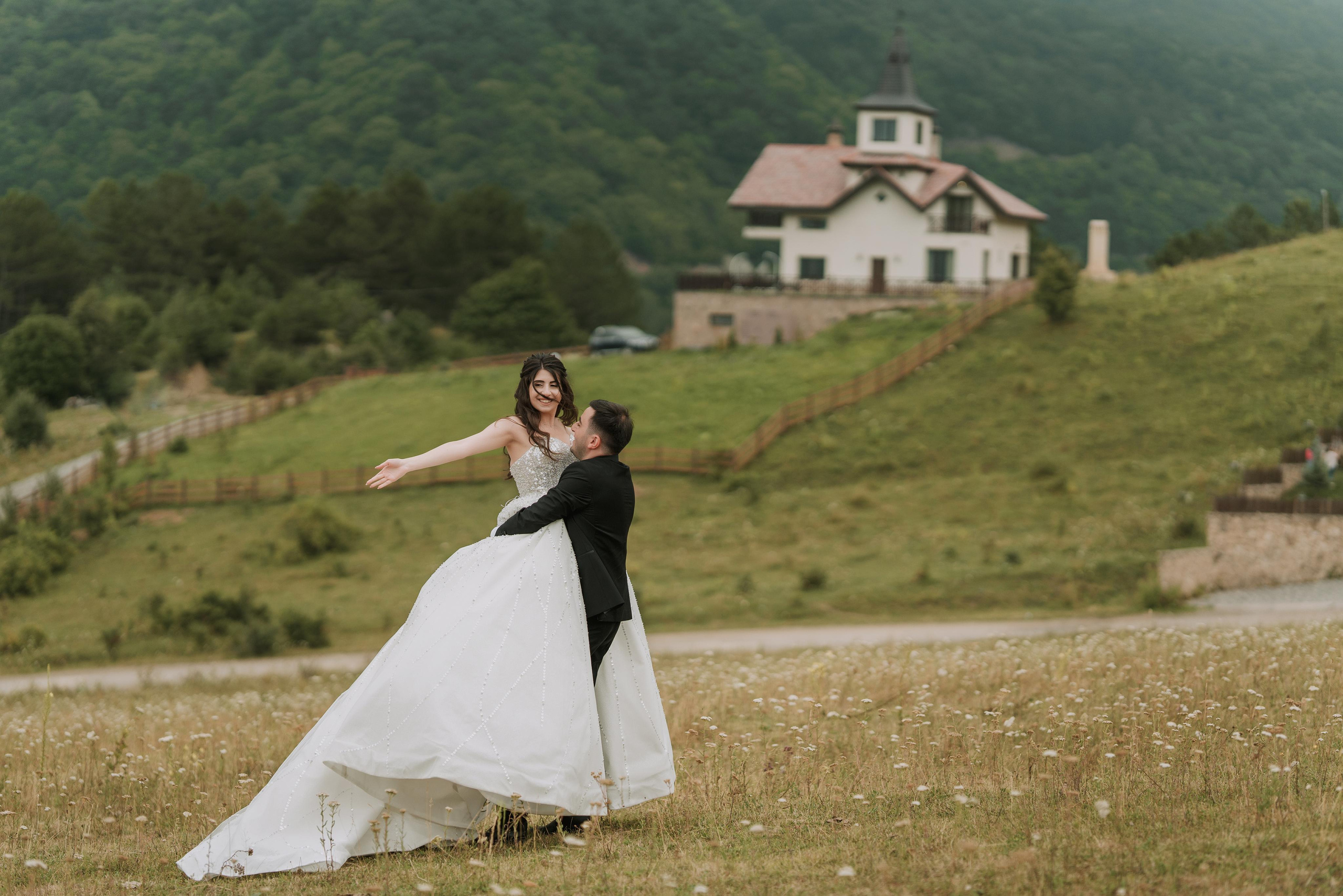 Wedding in Dilijan. Գլխավոր