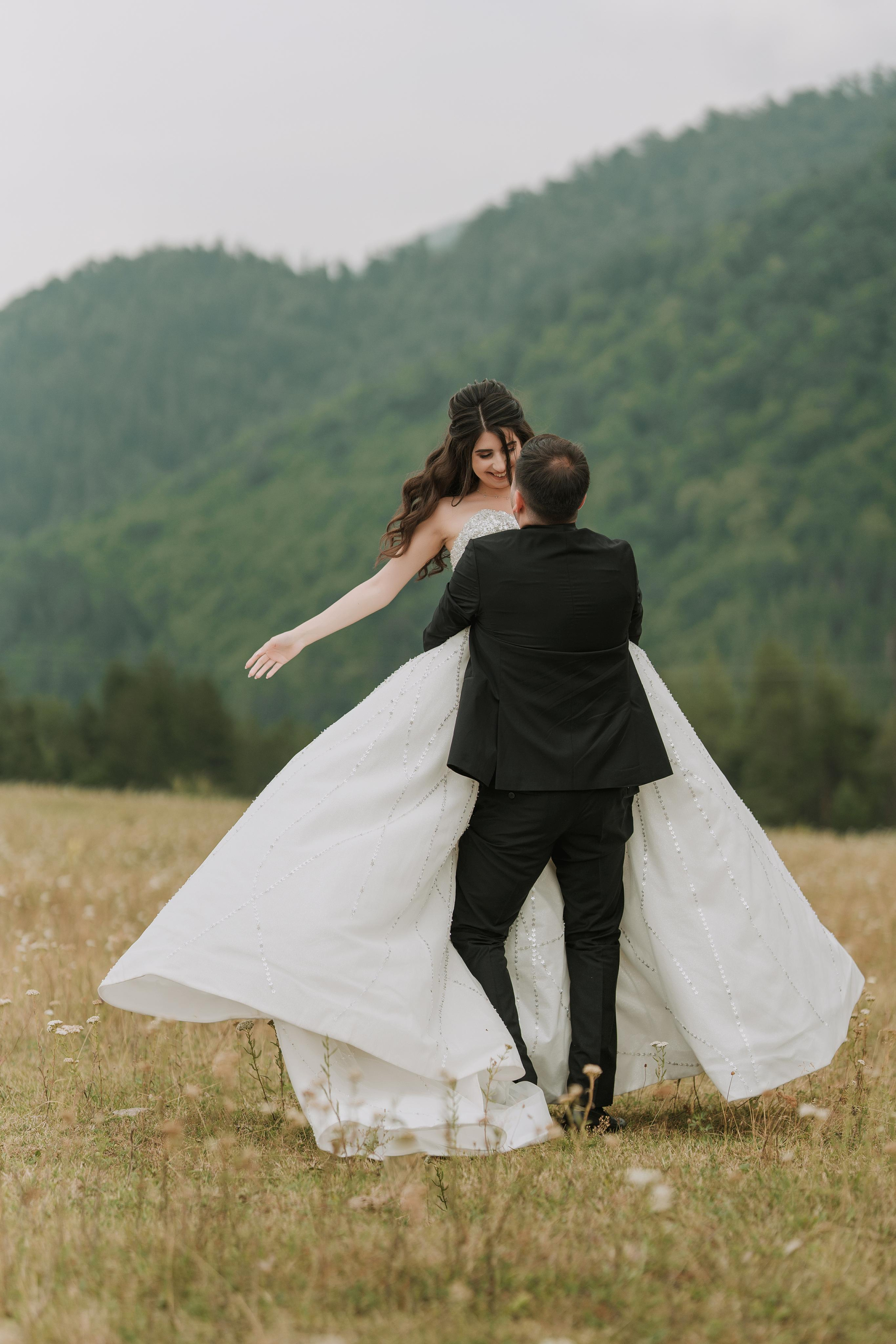 Wedding in Dilijan. Գլխավոր