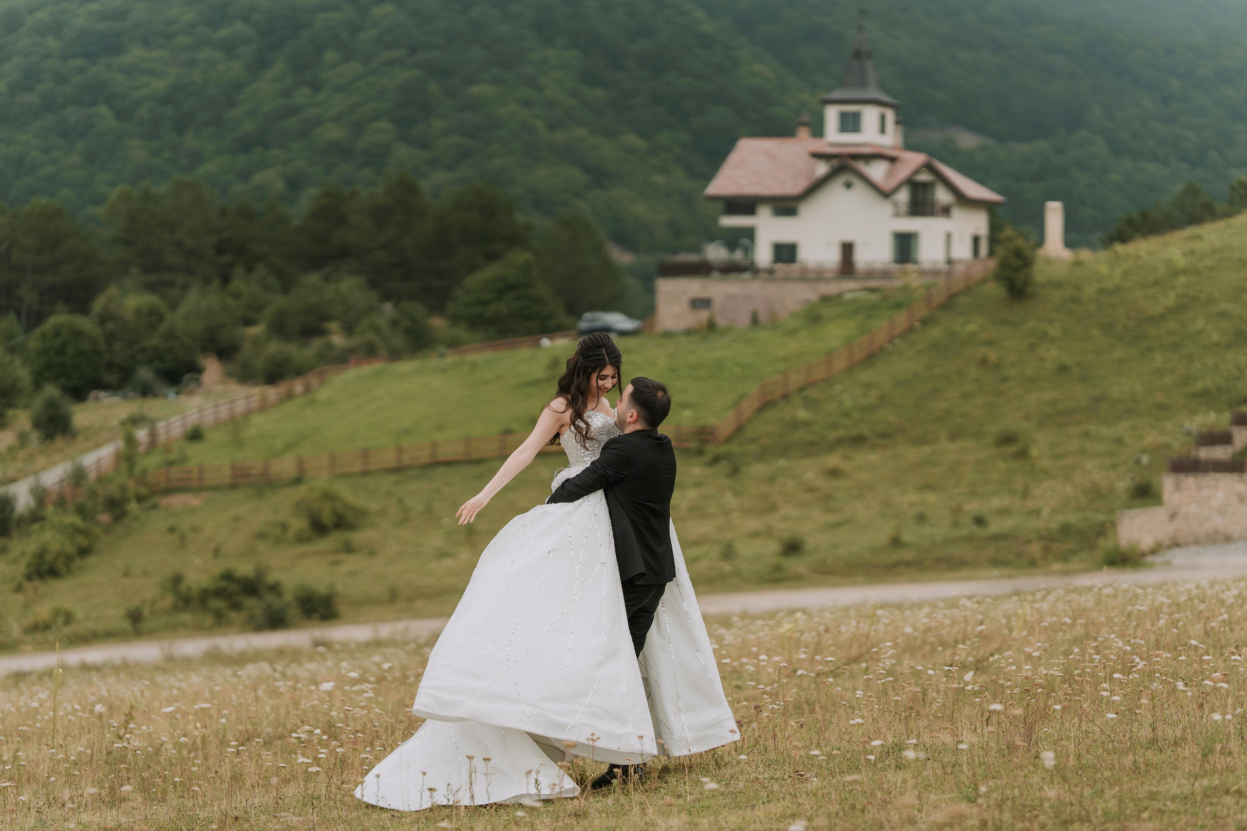 Wedding in Dilijan. Գլխավոր