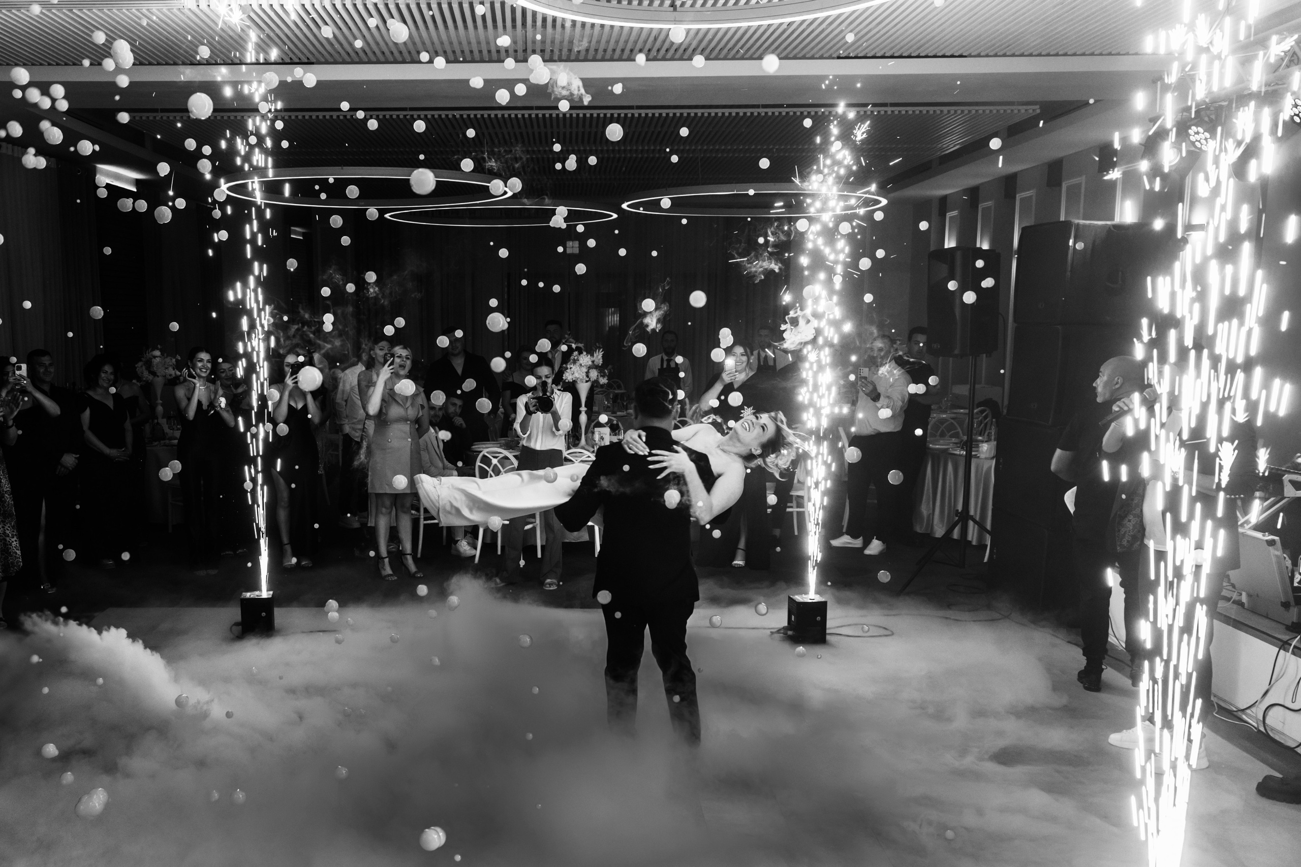 Fotograf de nunta — Ionut Belea dar si evenimente corporate din Romania