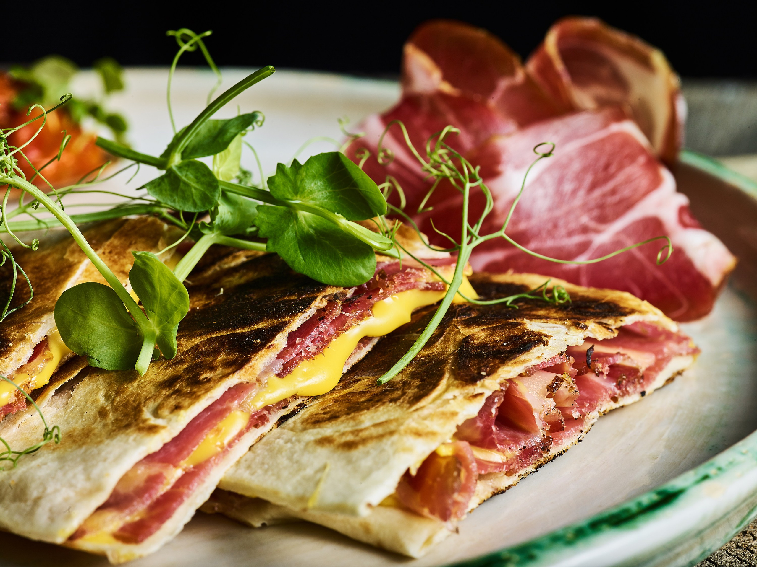 Commercial and studio photographer in Belgrade