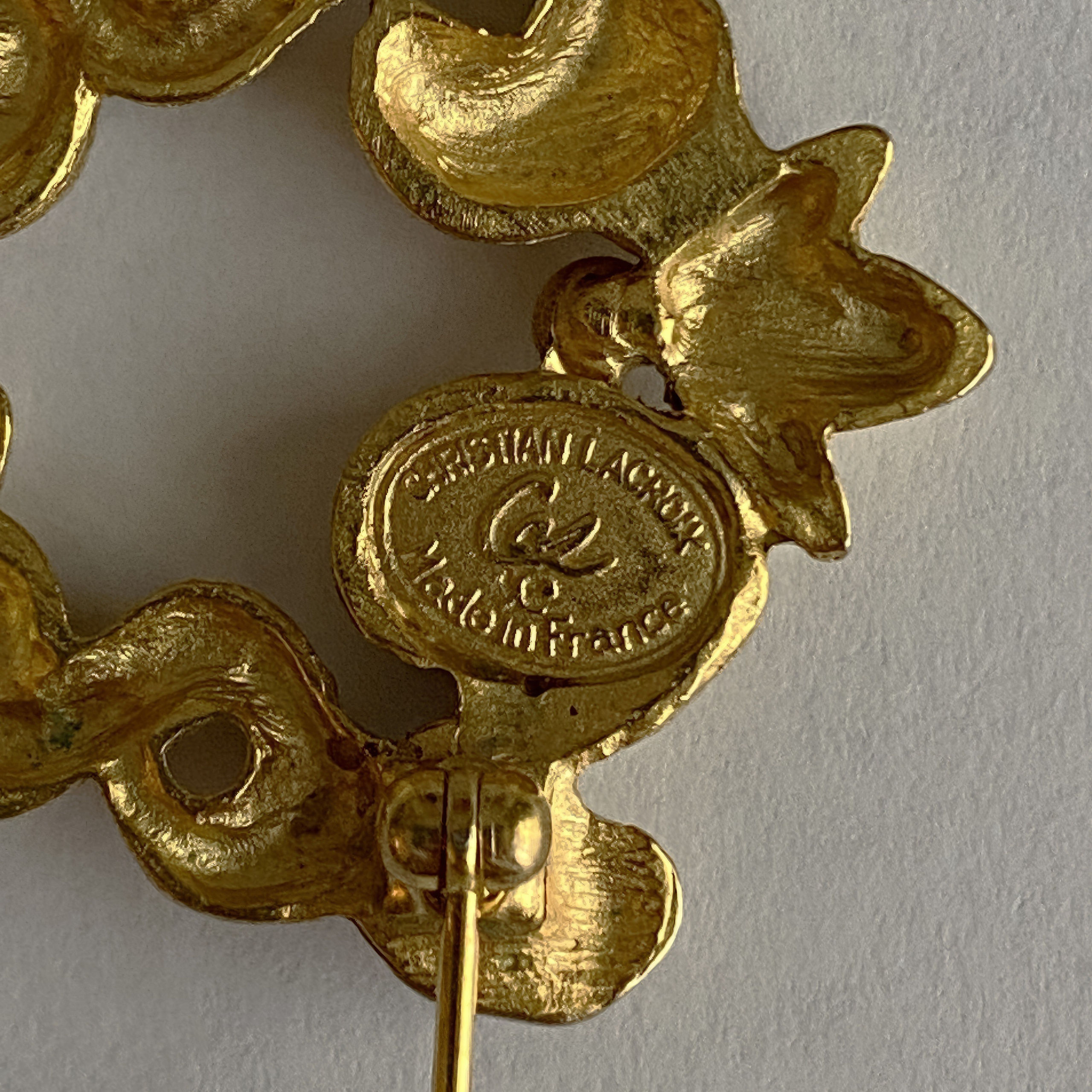 ChristianLacroix. Современнные и актикварные украшения в Барселоне, Москве и Санкт-Петербурге