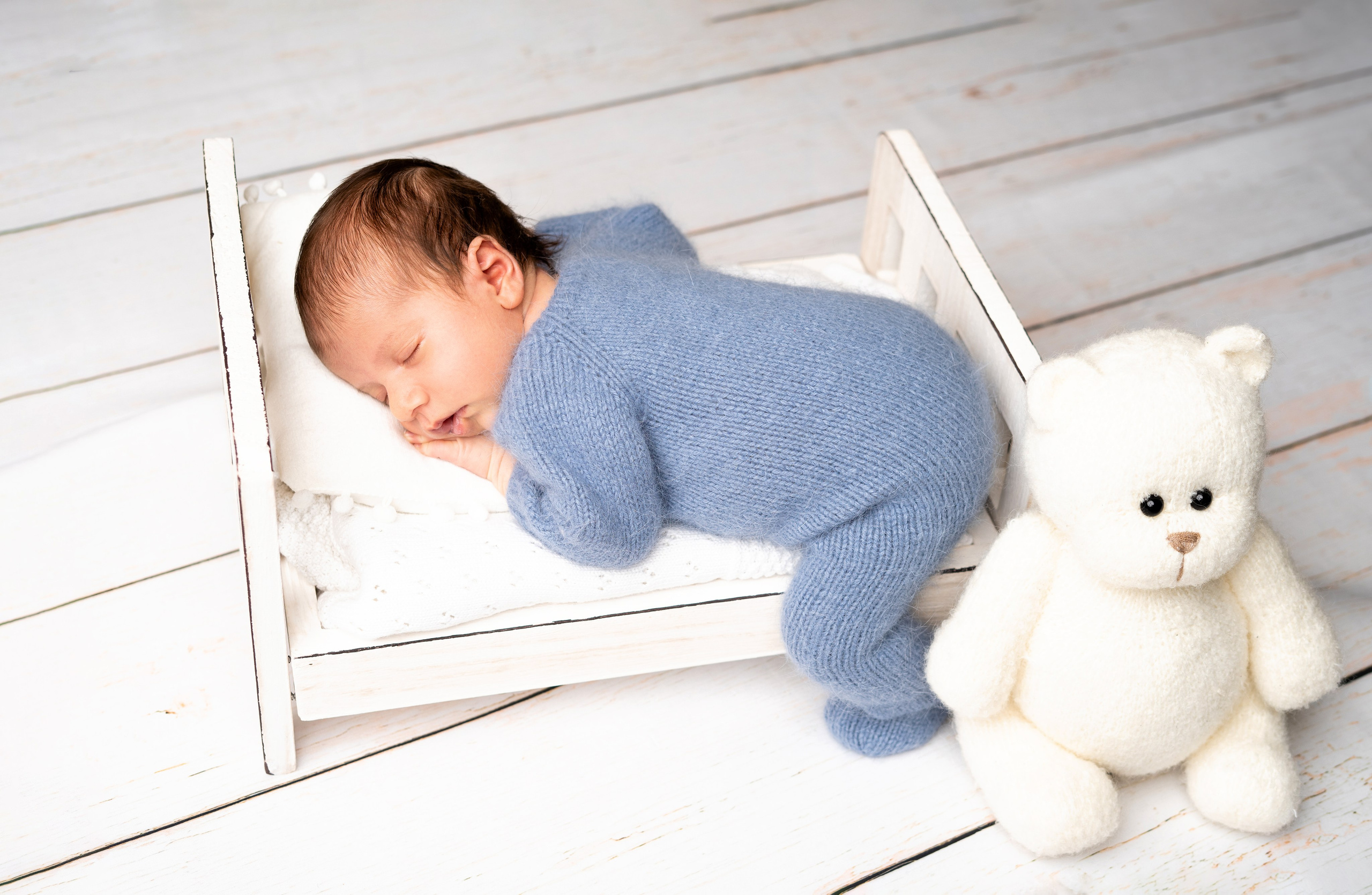 NEWBORN PORTFOLIO. Newborn Photographer and life casting in Dubai Dariya Saeed