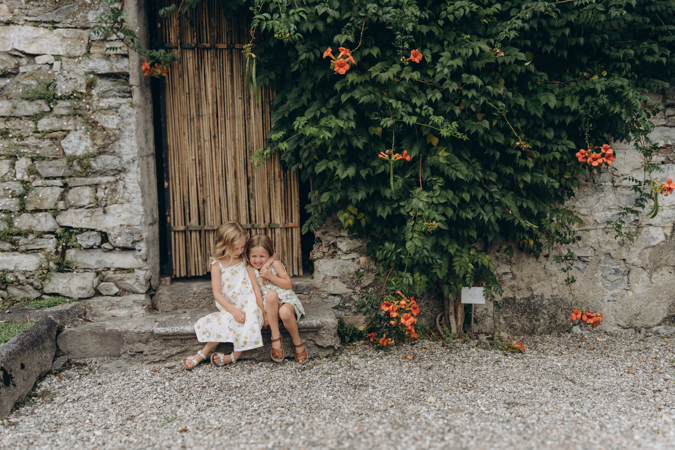Family moments in Como Lake. PHOTOGRAPHER IN ITALY