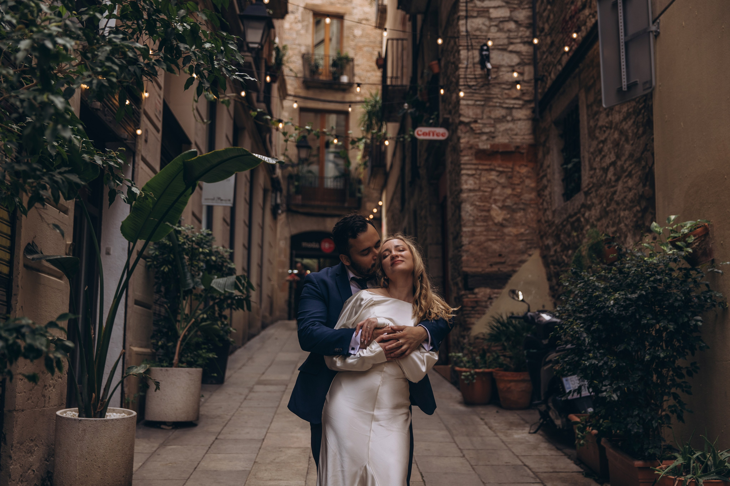 Wedding in Barcelona | Elegant Destination Wedding Photography & Videography. Wedding Stories — Professional Wedding Photography & Videography in Germany, Italy, Spain & all across Europe