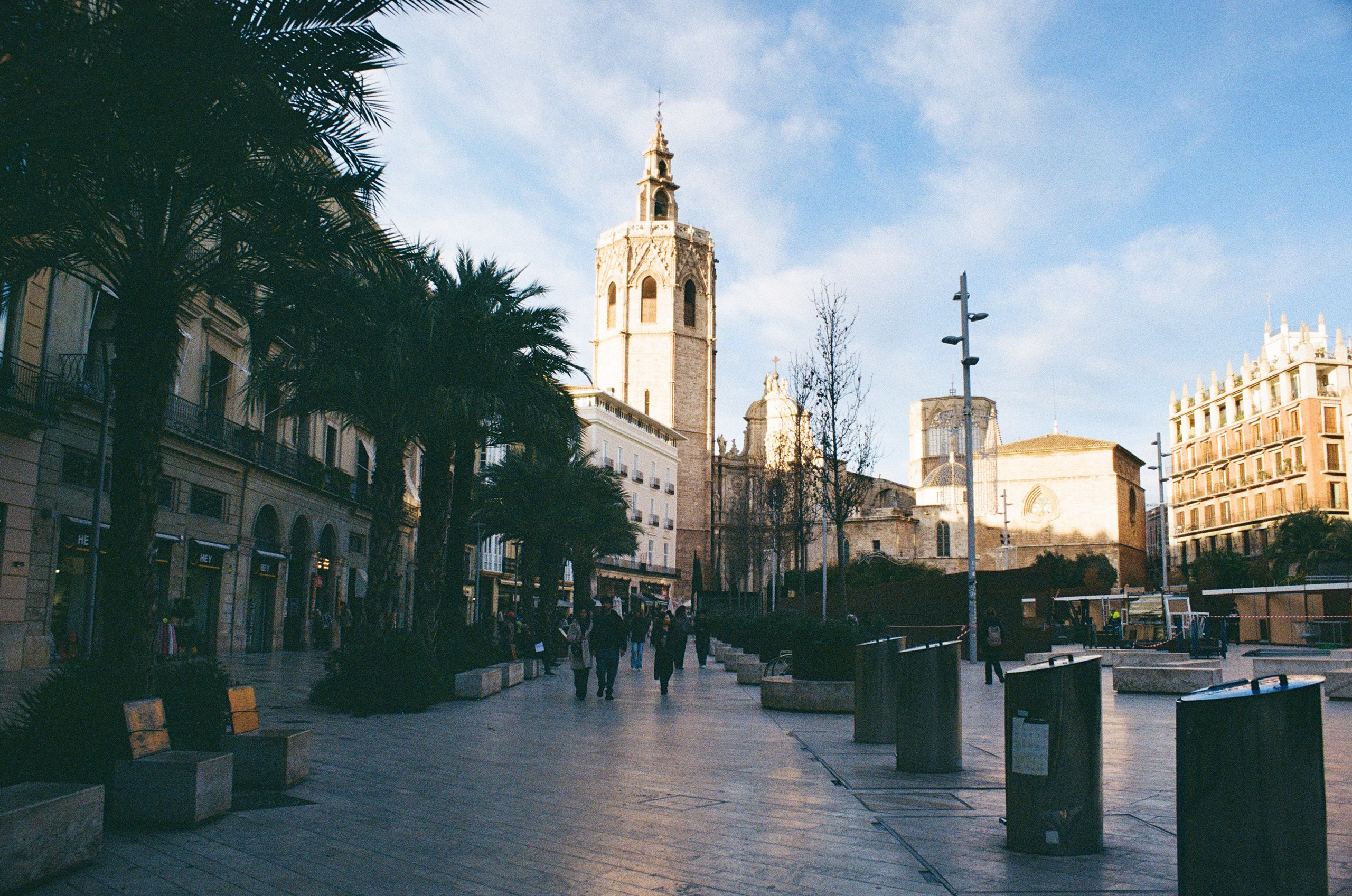 Valencia — Ein fotografischer Spaziergang durch Licht und Weite. Hochzeitsgeschichten – Professionelle Hochzeitsfotografie & Videografie in Deutschland, Italien, Spanien und ganz Europa