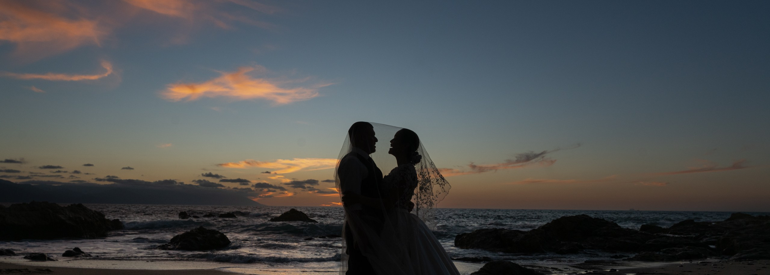 MEMO & CLAUDIA | PUERTO VALLARTA MEXICO. Elopement & Lifestyle Wedding Photographer