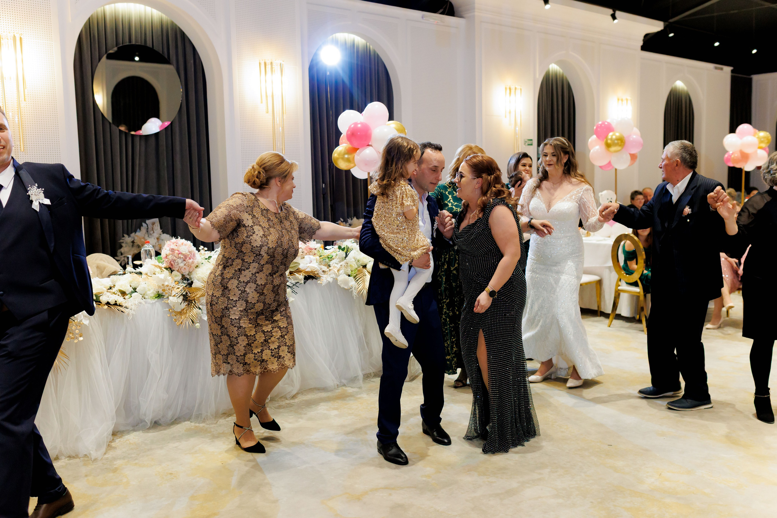 Povestea voastră, regizată de noi |Cristi Turculet Videograf Nuntă Suceava | wedding highlight. Servicii foto-video profesionale, pentru momente de neuitat