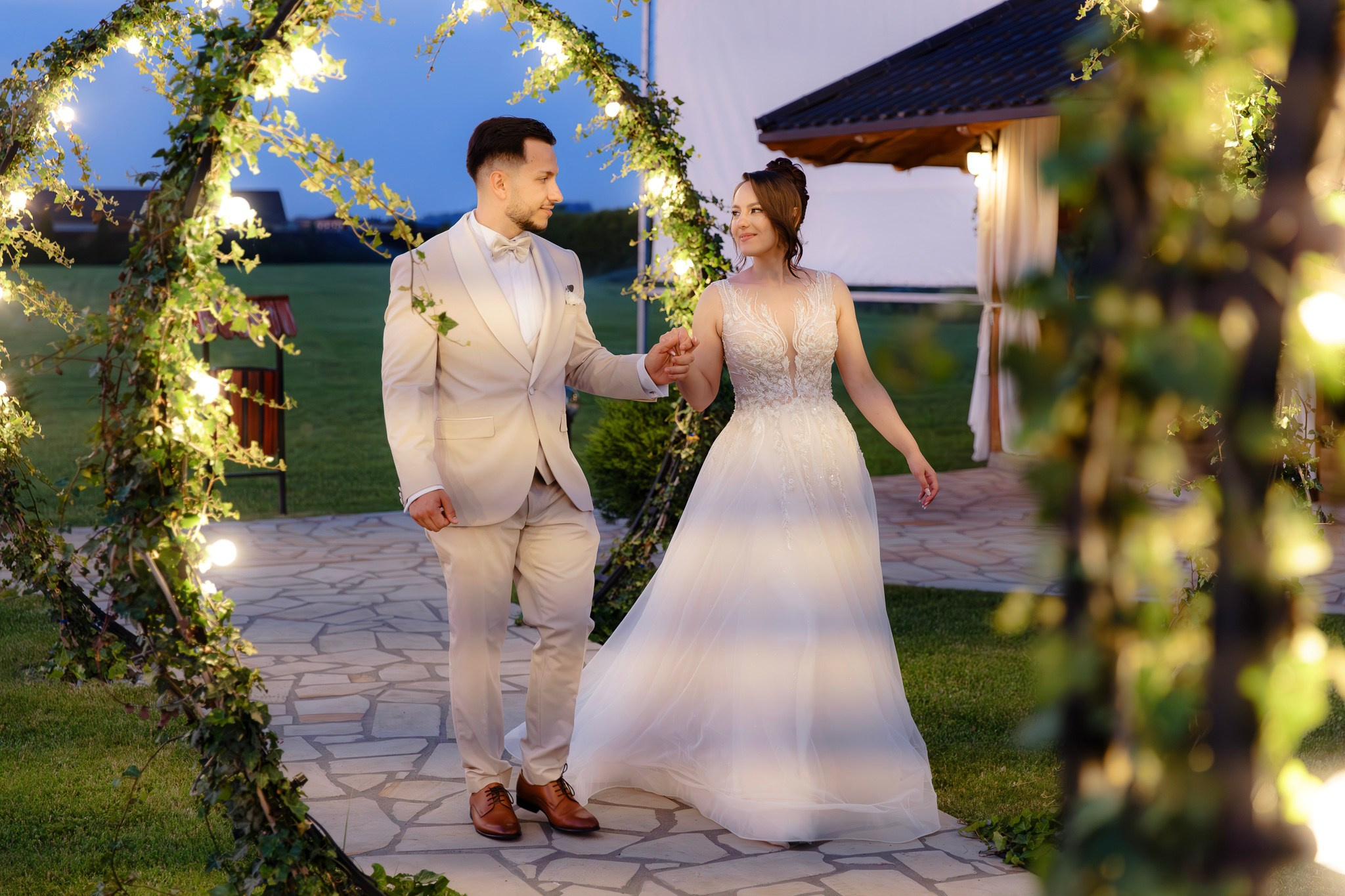 Ioana & Ionuț | Nuntă de poveste la Păstrăvăria Poiana din Mălini județul Suceava. Servicii foto-video profesionale, pentru momente de neuitat