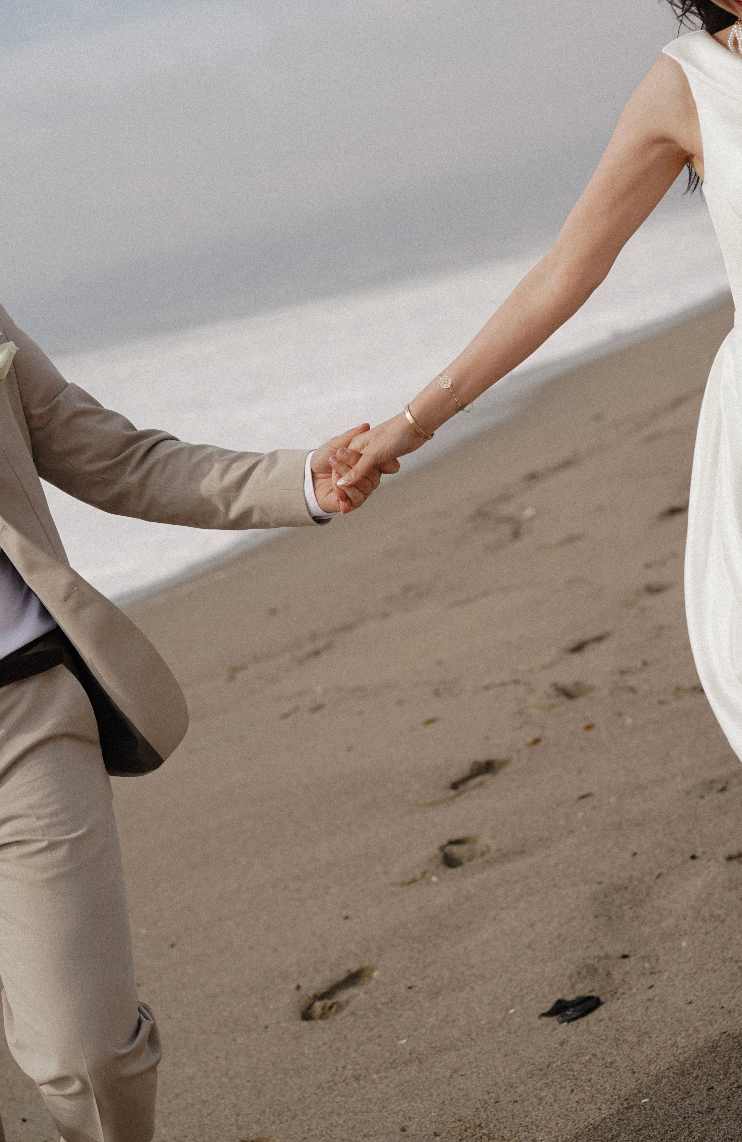 Love story photoshoot. Engagement photoshoot. Couple photoshoot. Malibu. Family photoshoot, Get away photoshoot in California. Beautiful love story photoshoot.