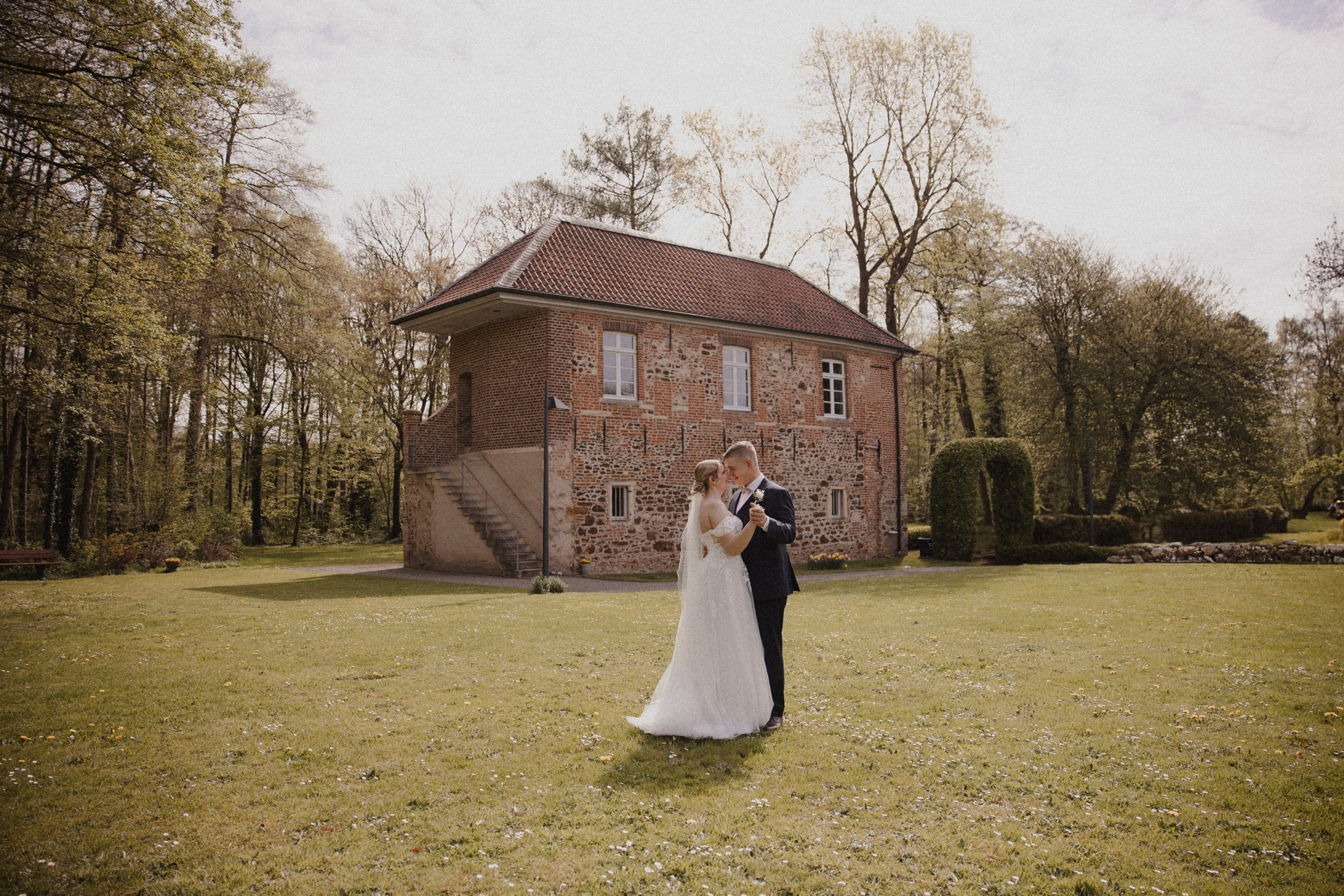 Lorena & Jan l Schloss Sythen. Hochzeitsfotografin Bochum | Halyna Reiche Fotografie NRW
