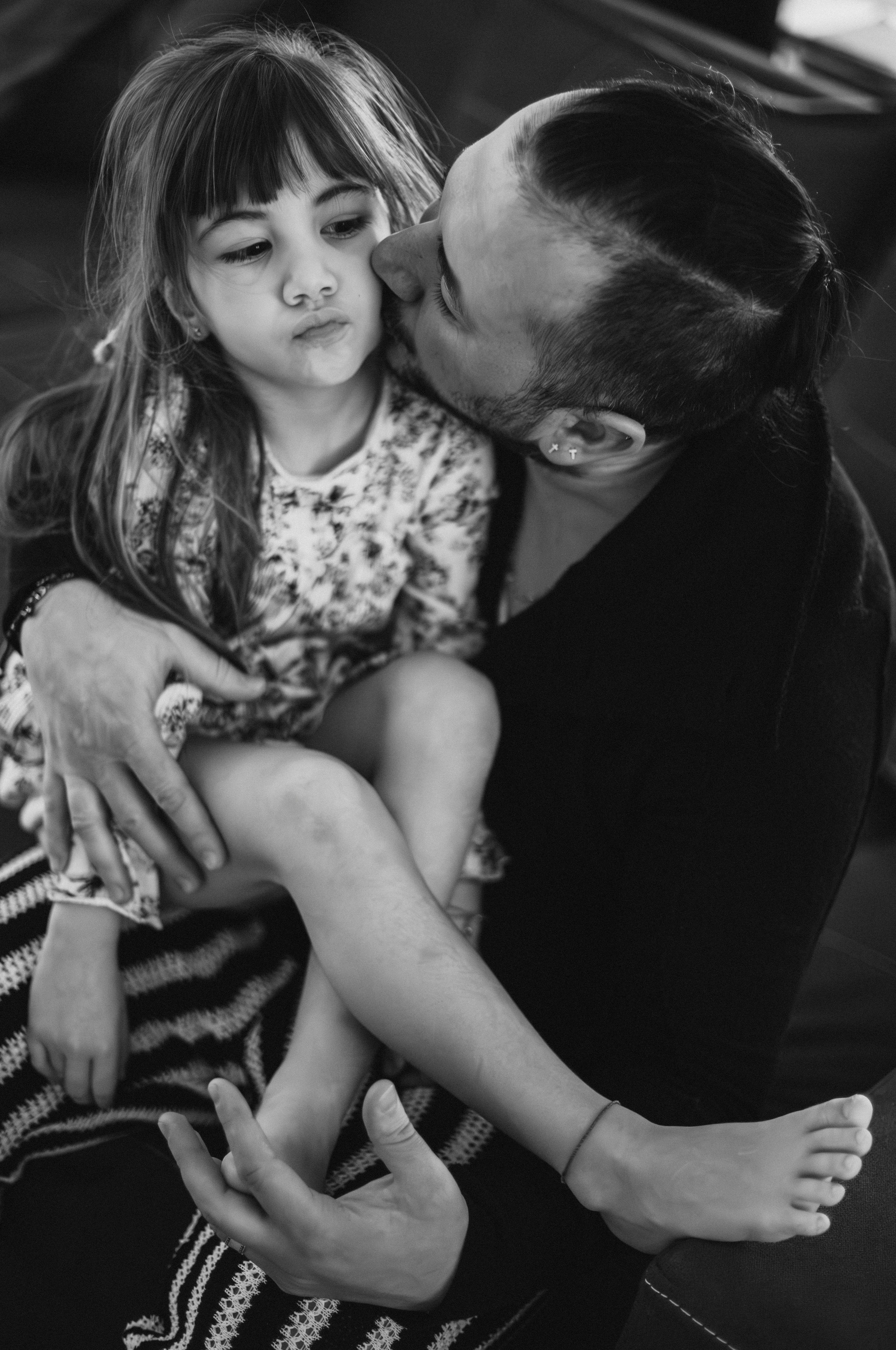 Ședință foto de Crăciun acasă, Amara și Ionuț. Fotograf de familie în Oradea Katsiaryna Ciortan