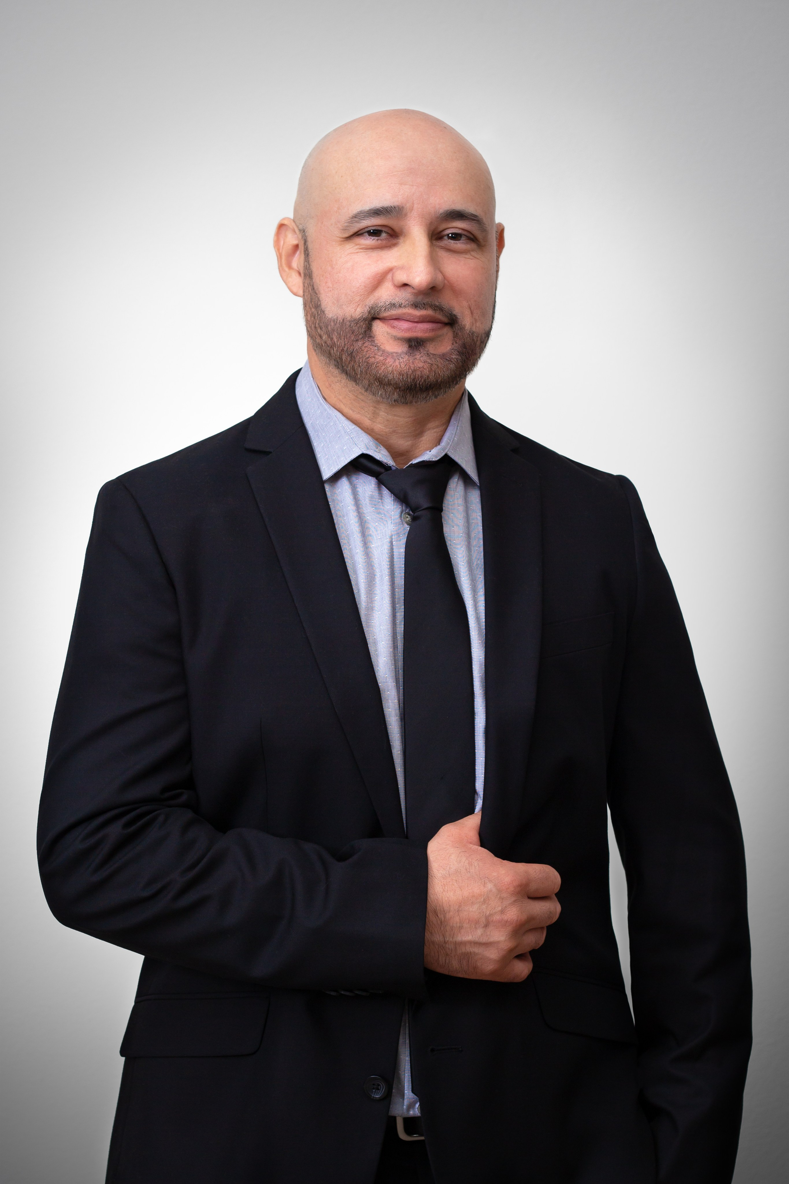 LinkedIn Photoshoot. YuAnna studio. Family & Kids Photographer in Seattle area, located in