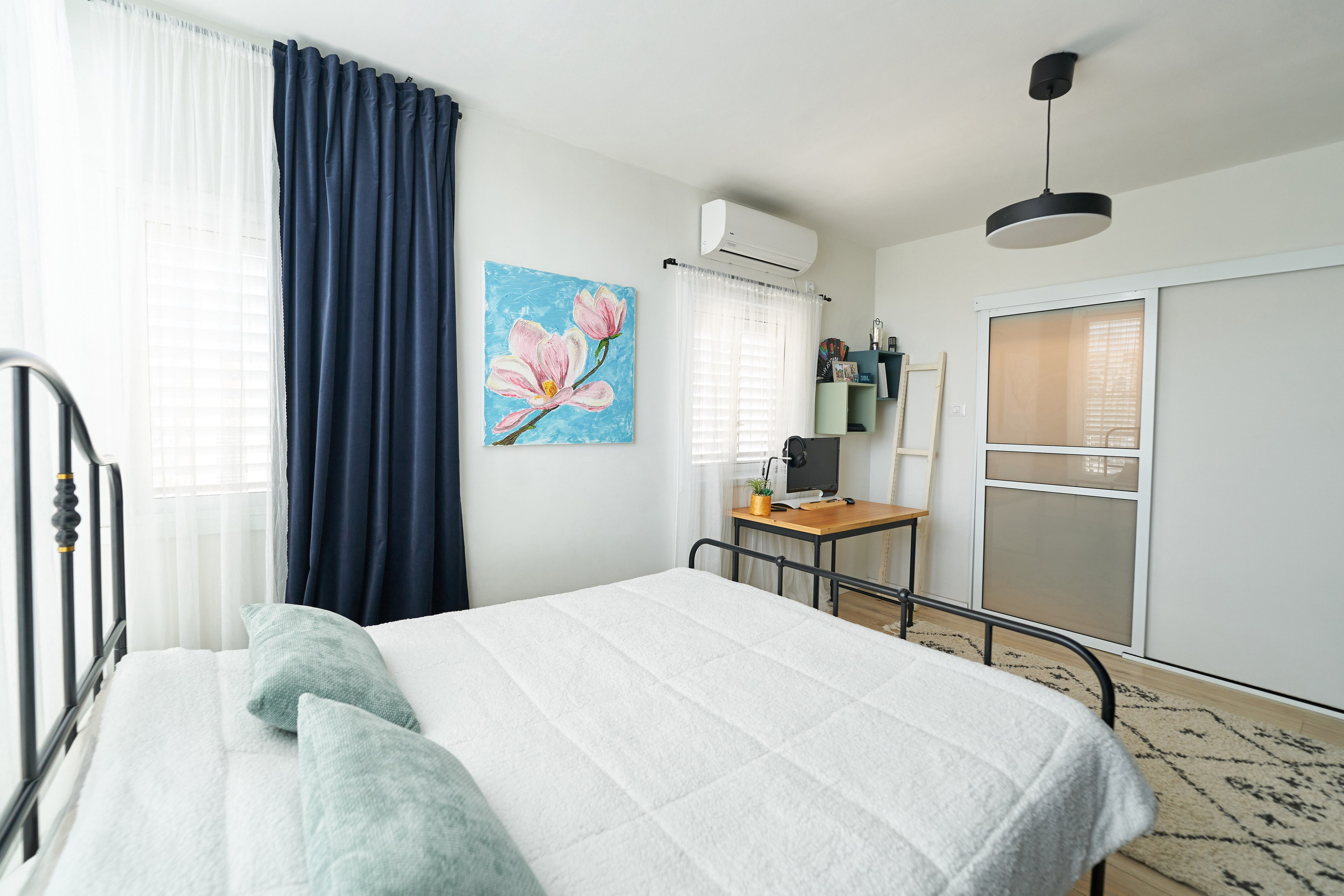 Interior. צלם אלכס ברט בישראל