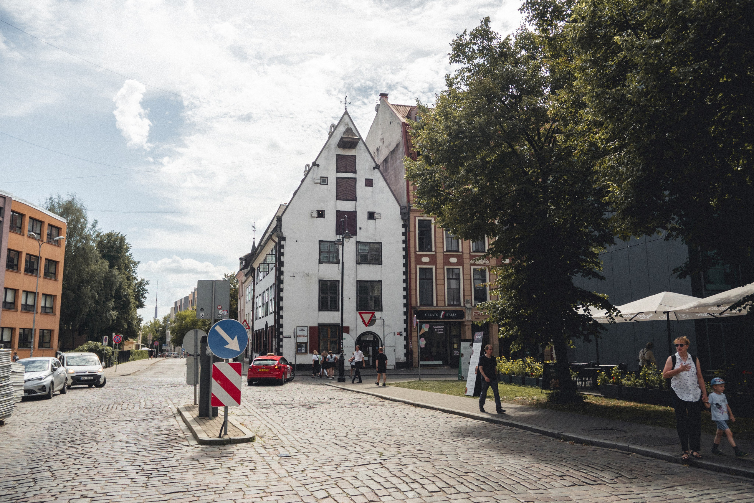 Voyage à Riga. Photographe sur Cote d’Azur. Portraits de familles, couples, enfants, événements