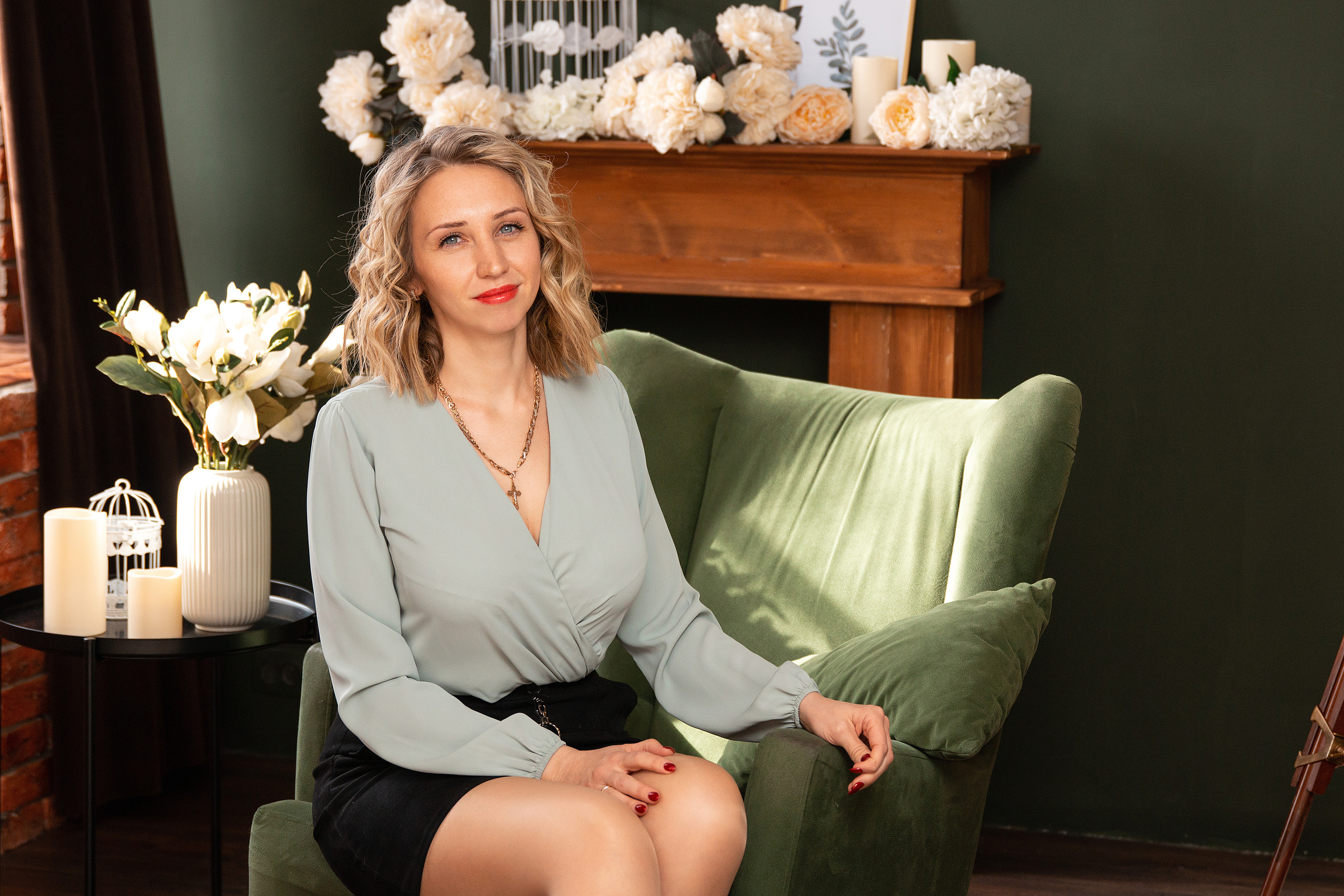 портрет девушки блондинки в студии Темиртау фотограф Светлана Видру