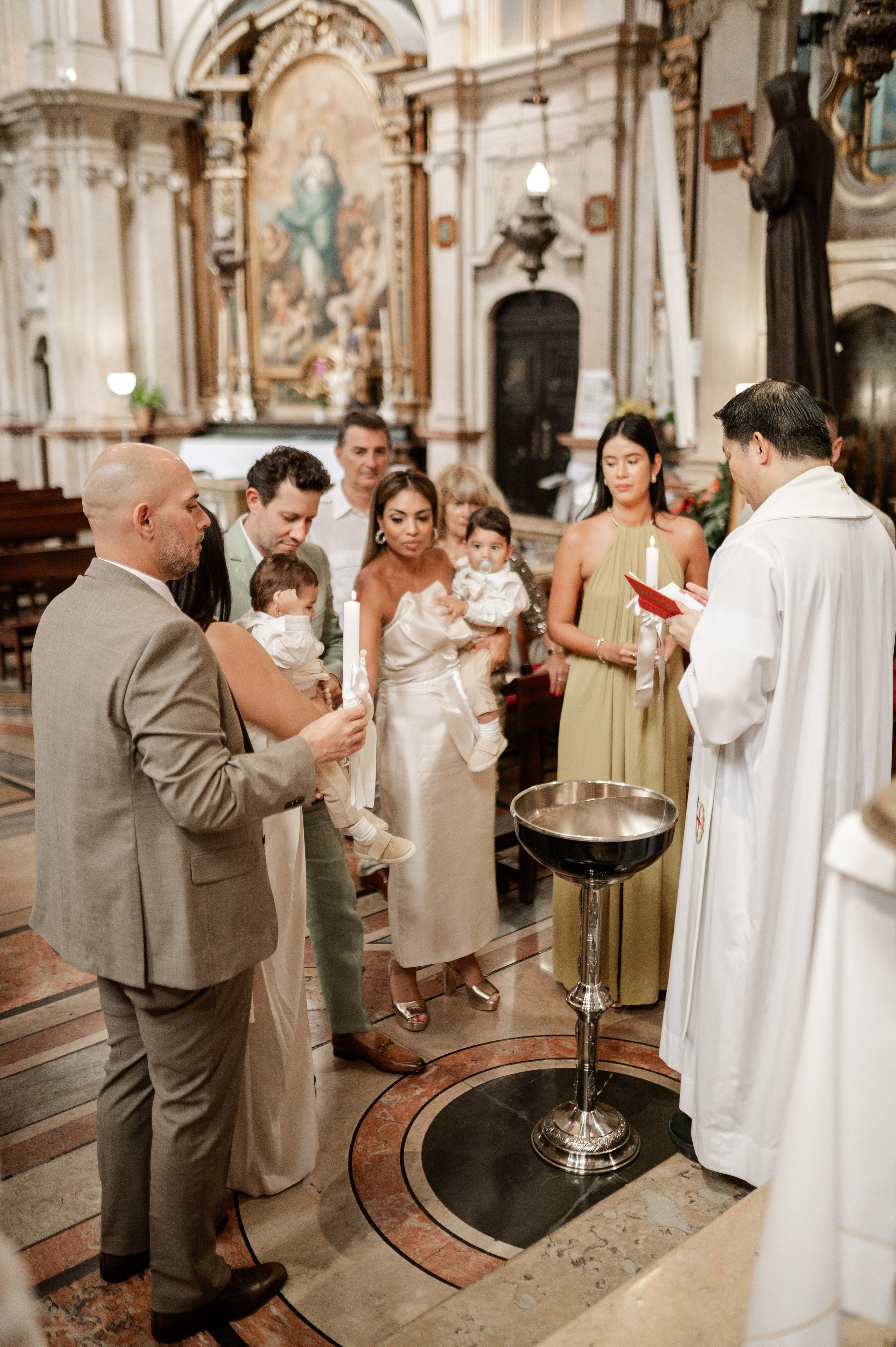 Фотосъёмка крестин — тёплые и значимые моменты. Ваш фотограф в Лиссабоне — Анна Белова