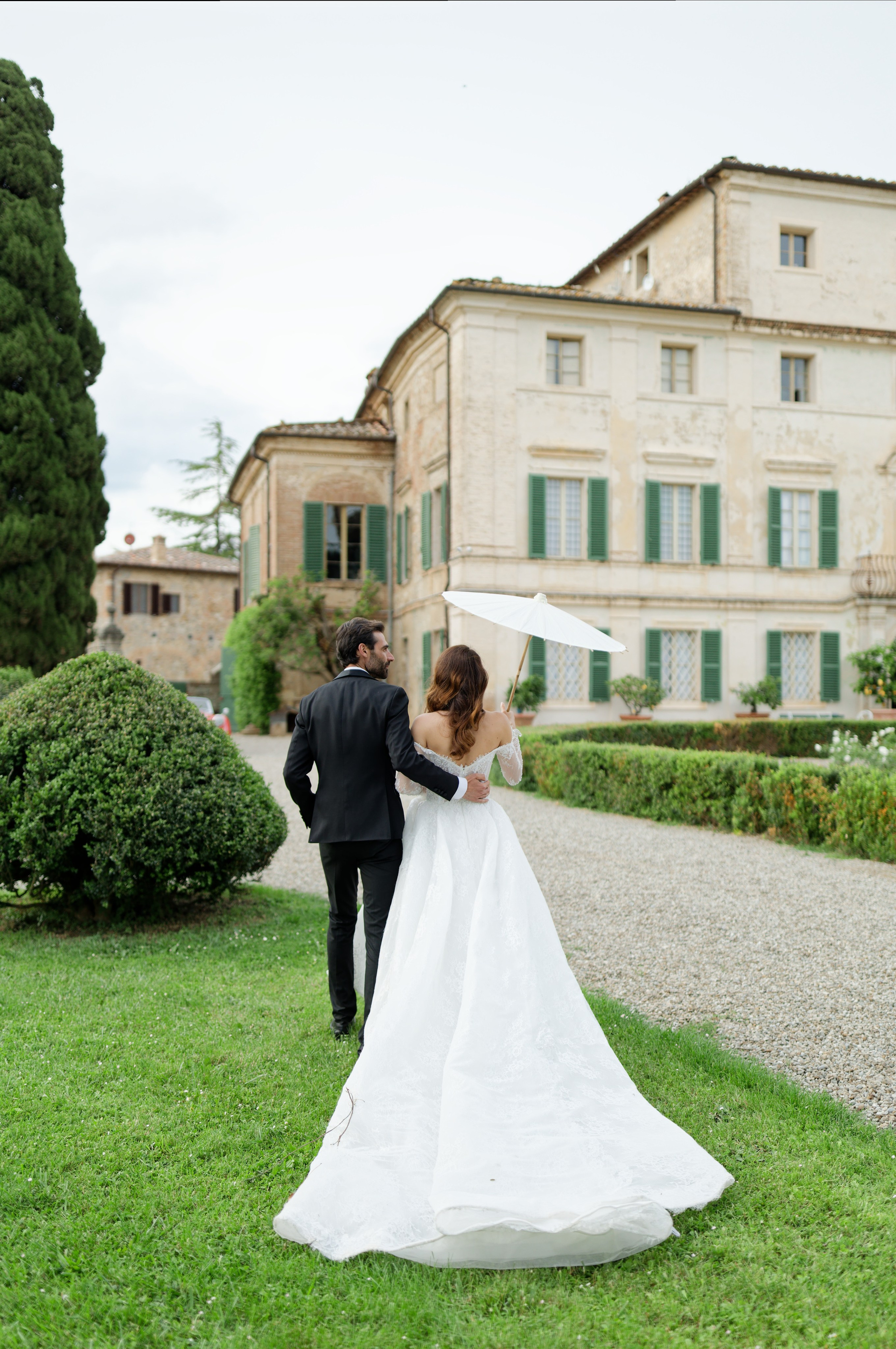 Wedding editorial at Villa di Geggiano, Tuscany, Italy
