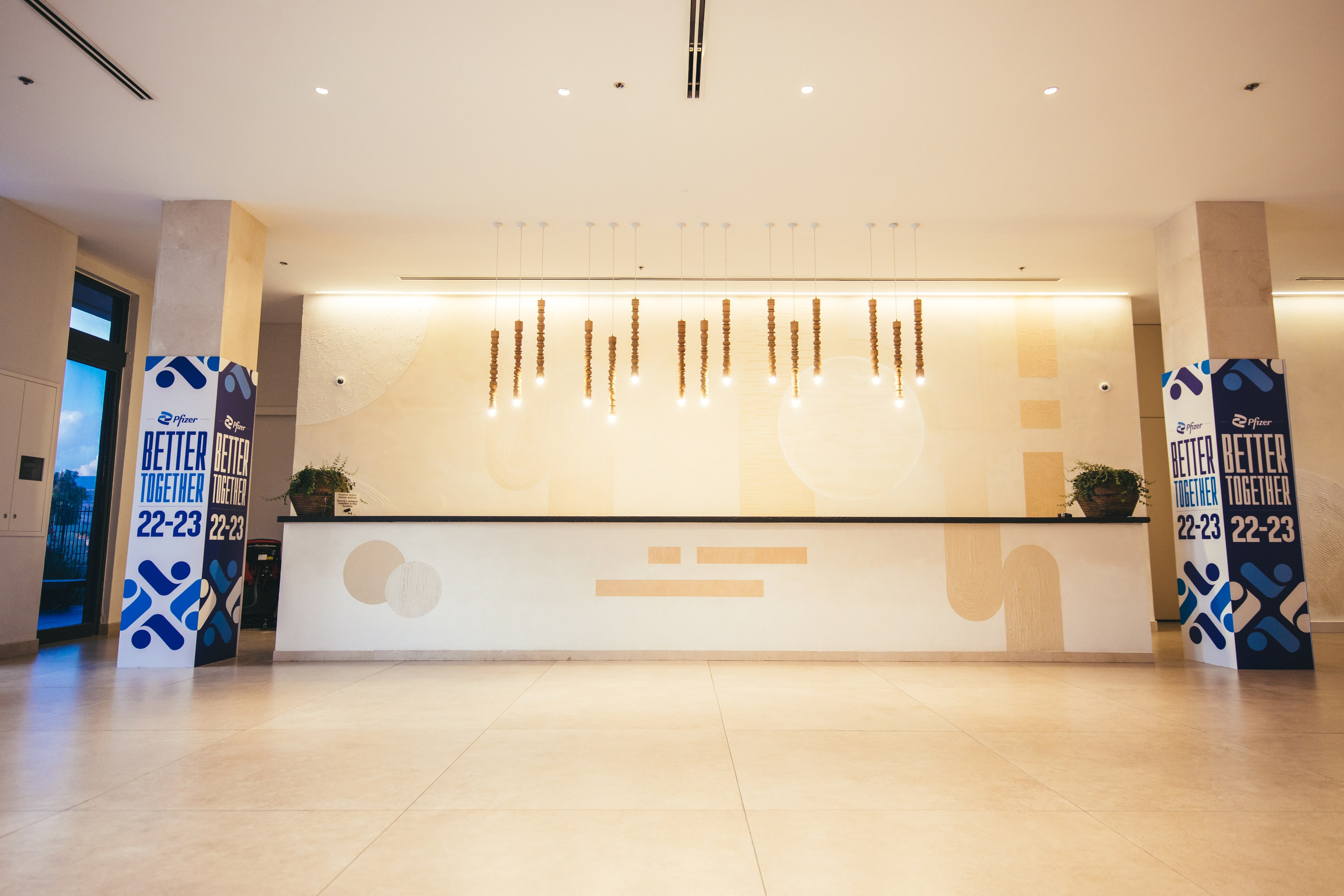 Pfizer. AMIR BUCHNIK PHOTOGRAPHER