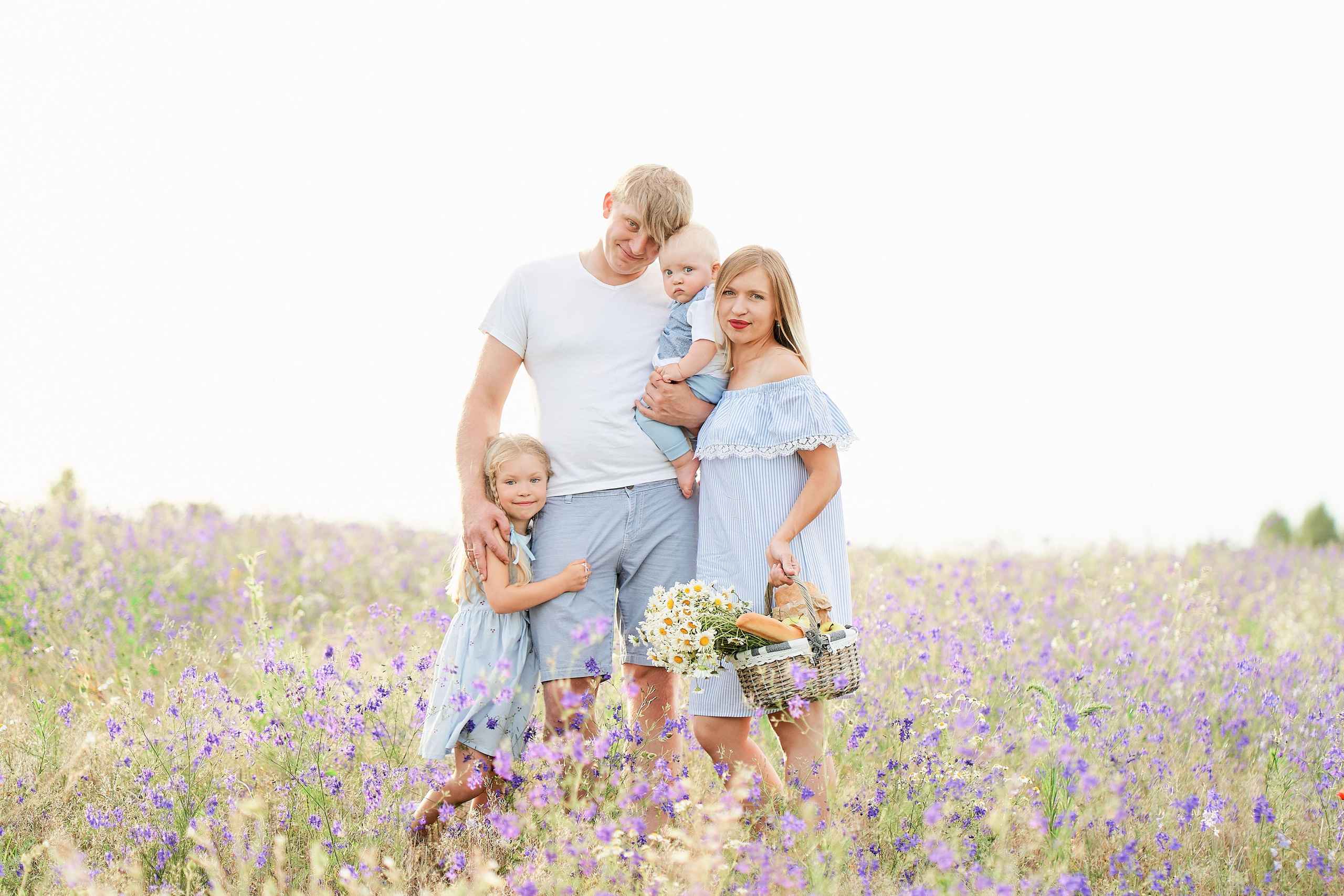 Летнее фиолетовое поле. Свадебный фотограф Даугавпилс, Рига/ Kāzu fotogrāfs Daugavpils, Rīga