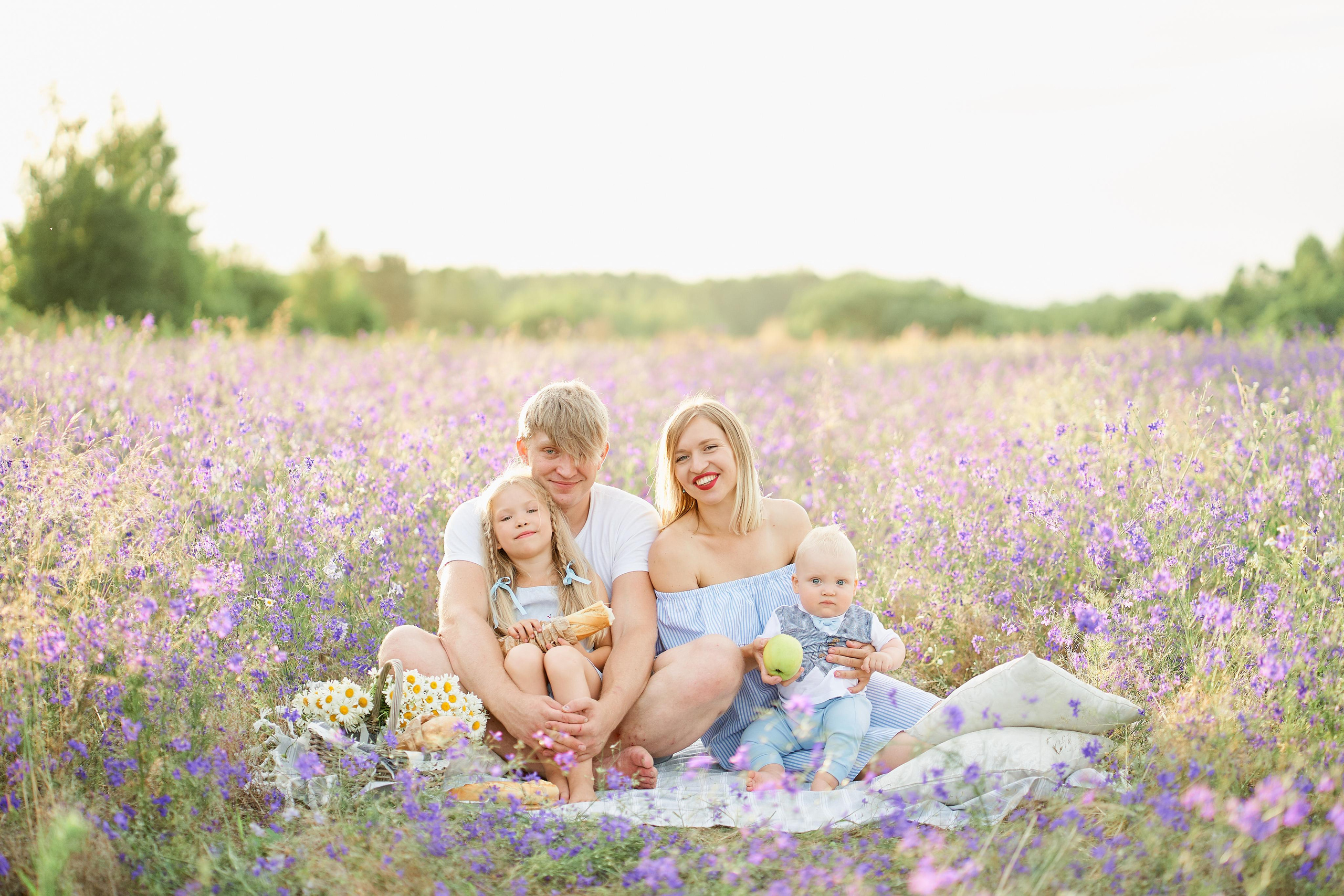 Летнее фиолетовое поле. Свадебный фотограф Даугавпилс, Рига/ Kāzu fotogrāfs Daugavpils, Rīga