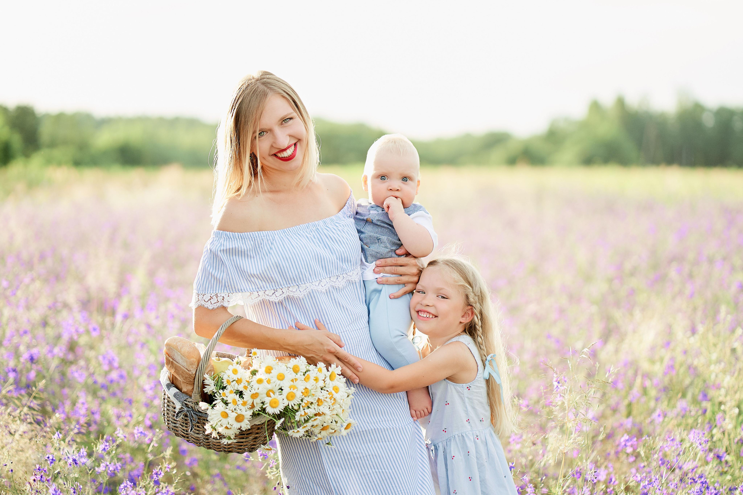 Летнее фиолетовое поле. Свадебный фотограф Даугавпилс, Рига/ Kāzu fotogrāfs Daugavpils, Rīga