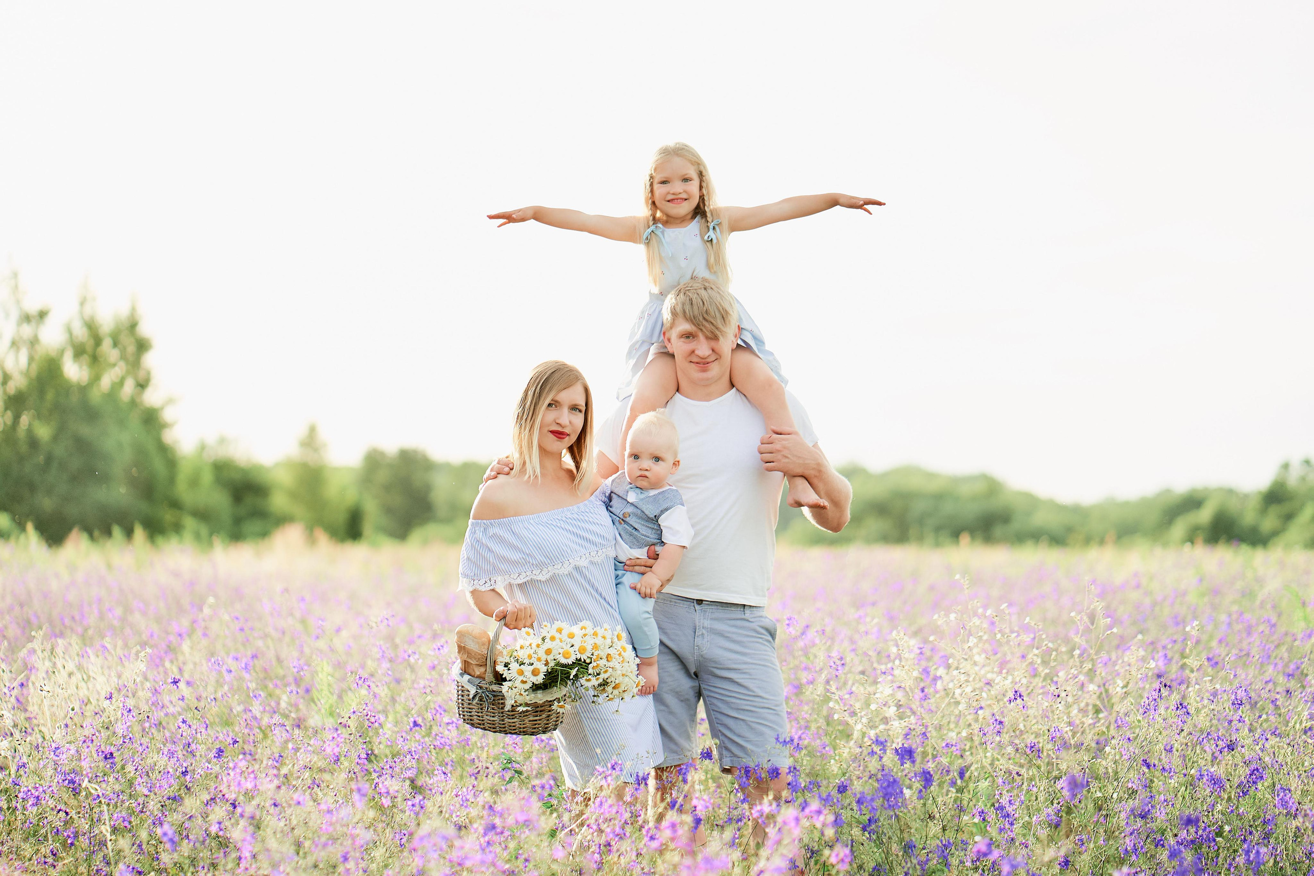 Летнее фиолетовое поле. Свадебный фотограф Даугавпилс, Рига/ Kāzu fotogrāfs Daugavpils, Rīga