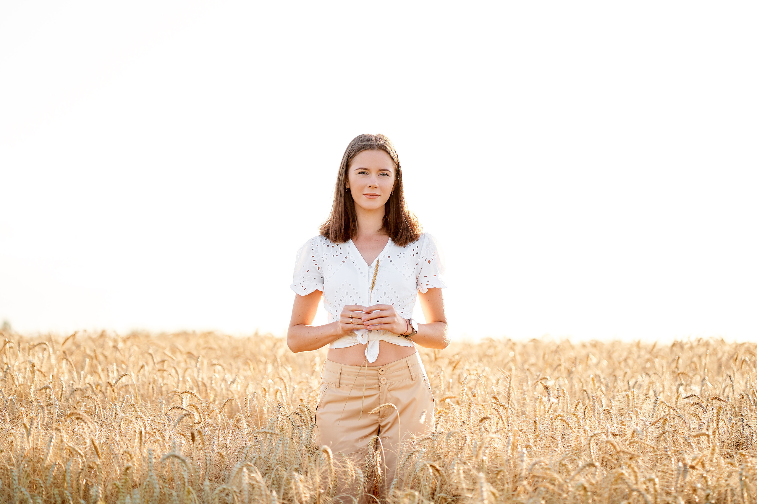 Катя в пшеничном поле. Свадебный фотограф Даугавпилс, Рига/ Kāzu fotogrāfs Daugavpils, Rīga