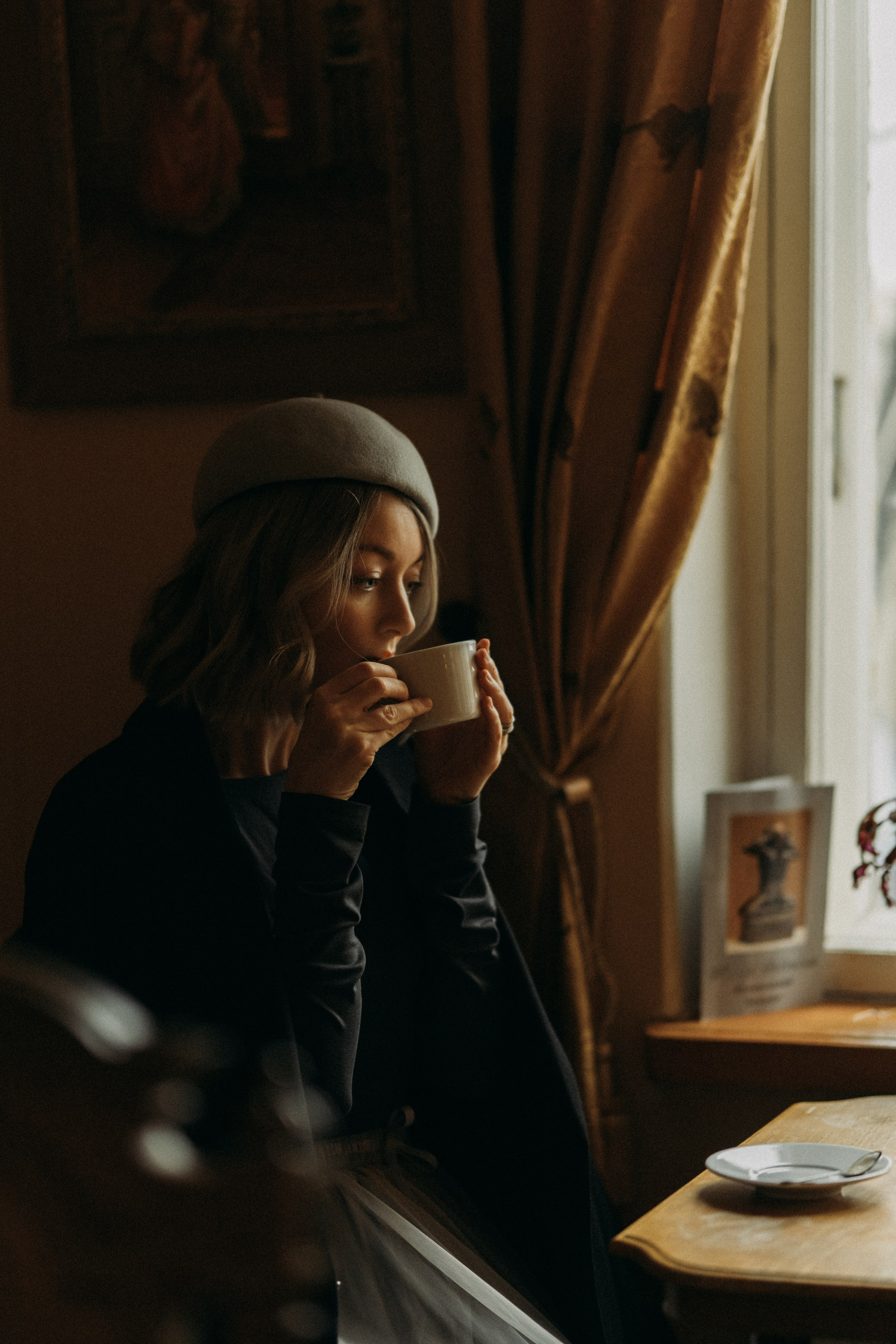 Woman phoshoot. Wedding and potrait photographer in Helsinki Vickan O