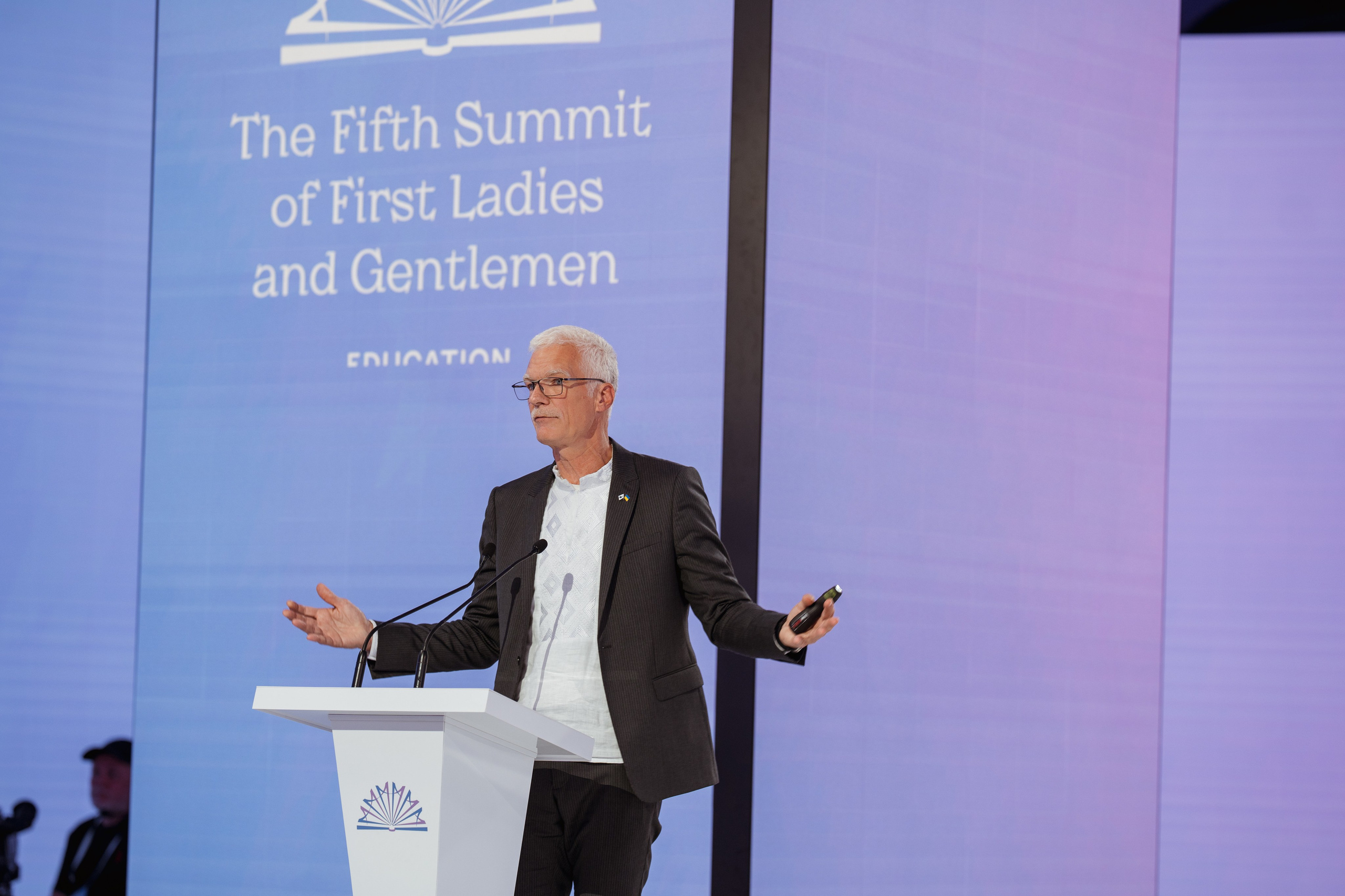 Summit of First Ladies and Gentlemen. Kostiantyn Holinchenko. Reportage and portrait photographer