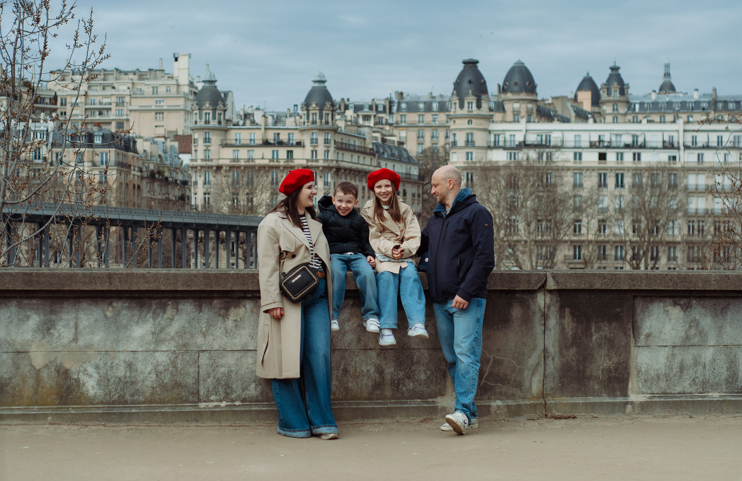 Family photoshoot. Paris photographer — Polina Osipova