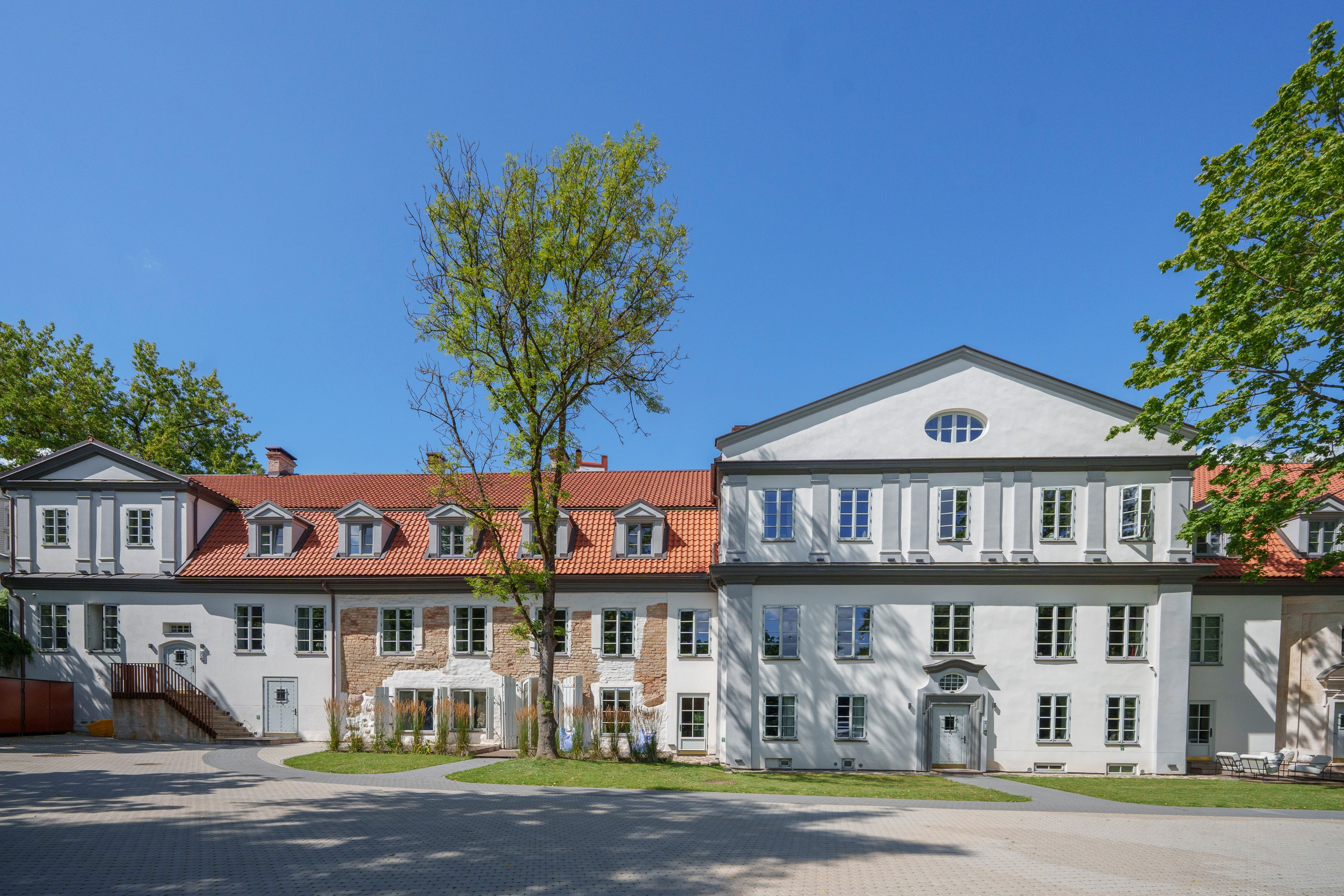 Teatro g. 7 , Vilnius. Elina Sapiega fotografė Vilniuje