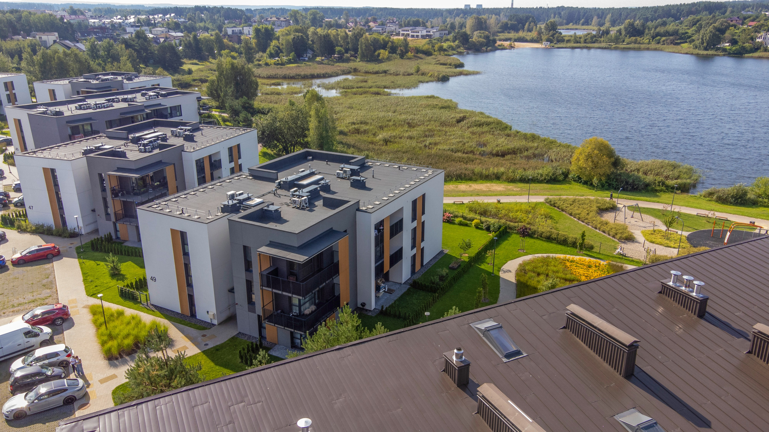 Gilužio g. 49, 2k. butas prie ežero. Elina Sapiega fotografė Vilniuje