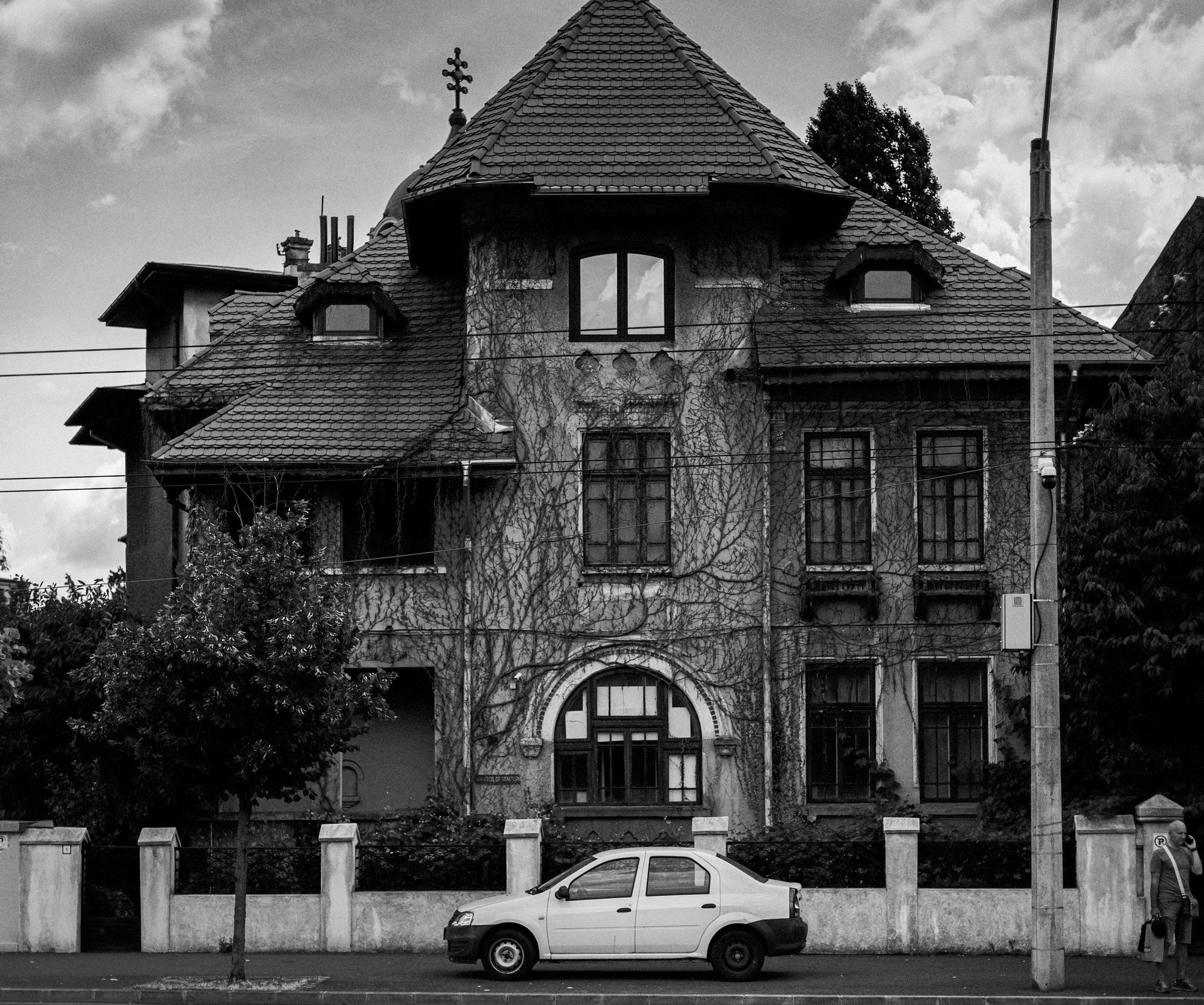 Monochrome. A Creative Insight | Catalin Nastase