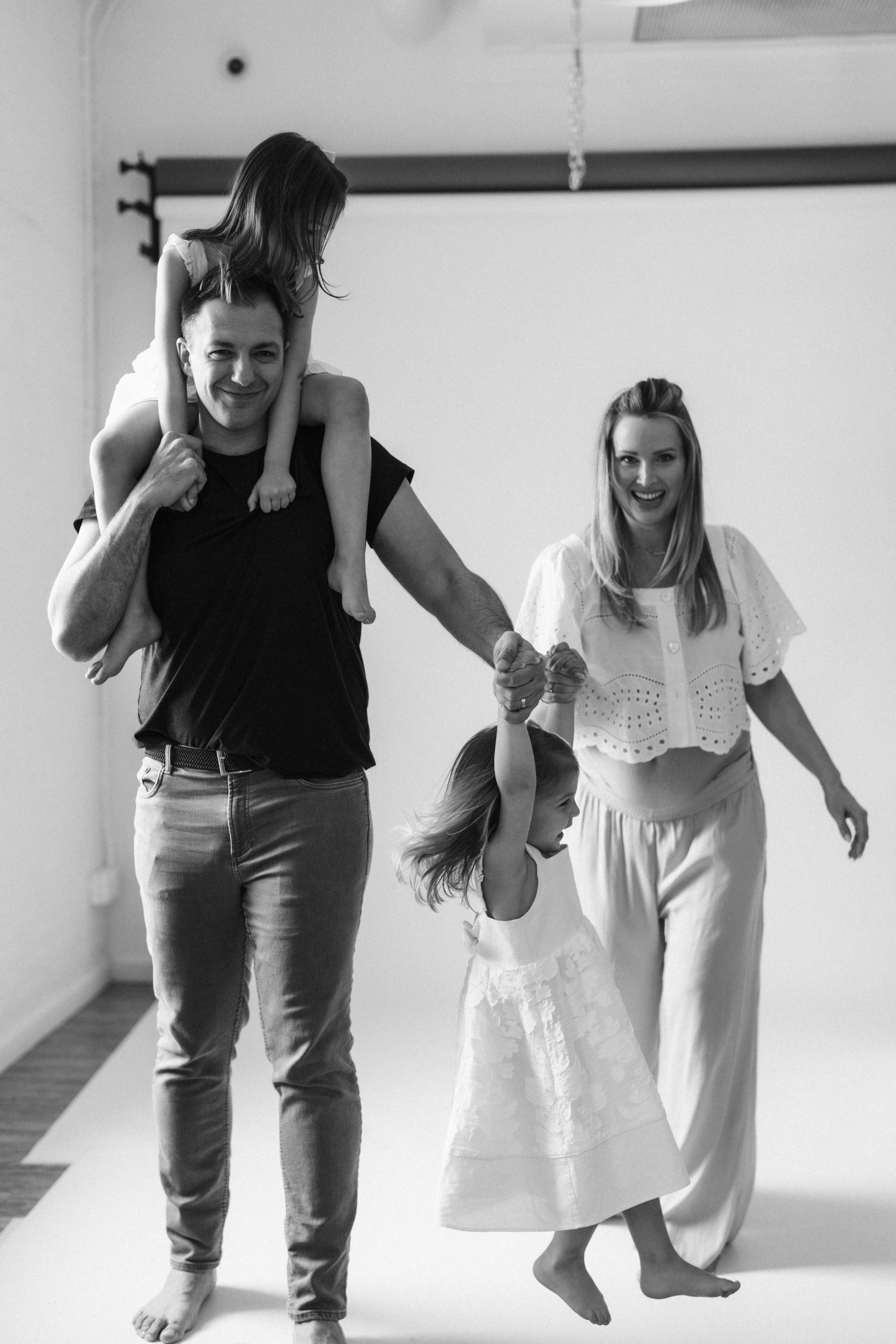 Emily. Modern maternity photographer in Long Island New York