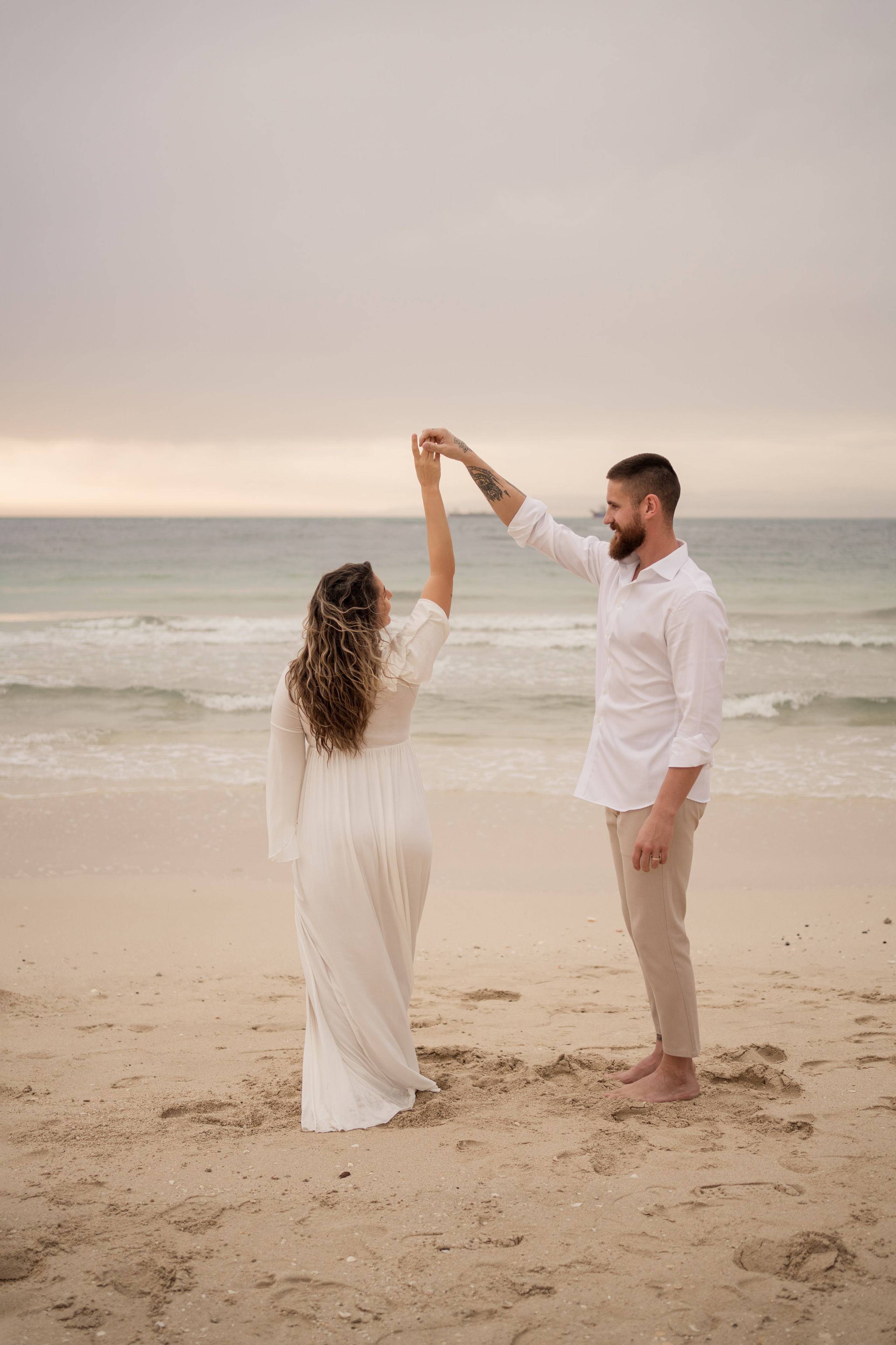 Wind, sand and new beginnings. Angela Iakovleva — Family Photographer in Dubai