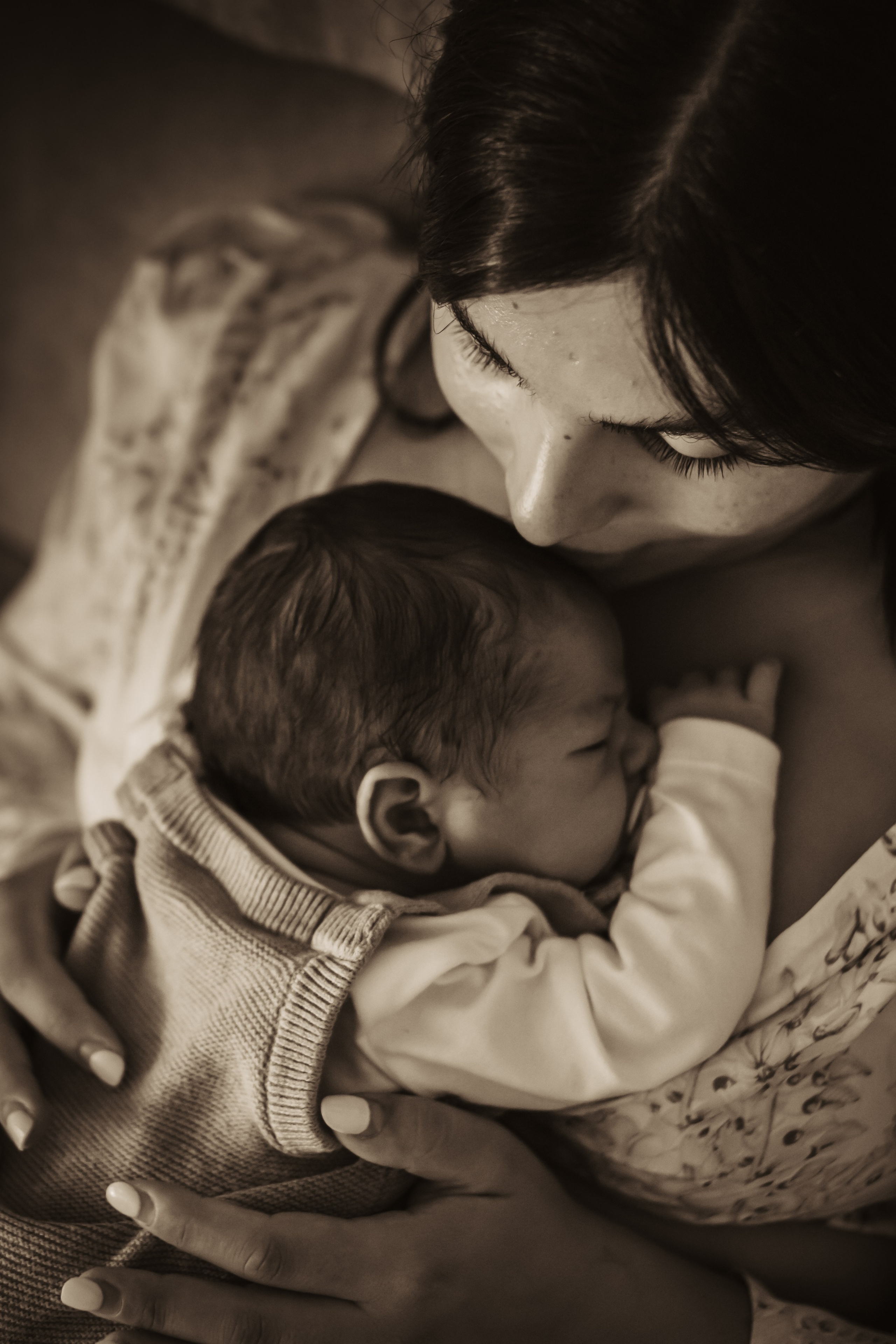 Monika, Pool newborn shooting. Family photographer Aargau Zurich