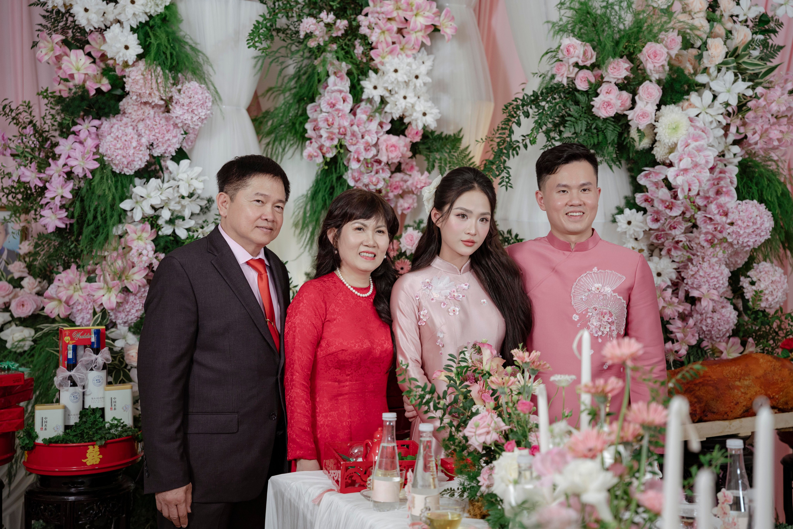 LINH & HUYEN. WEDDING PHOTOGRAPHER IN VIETNAM