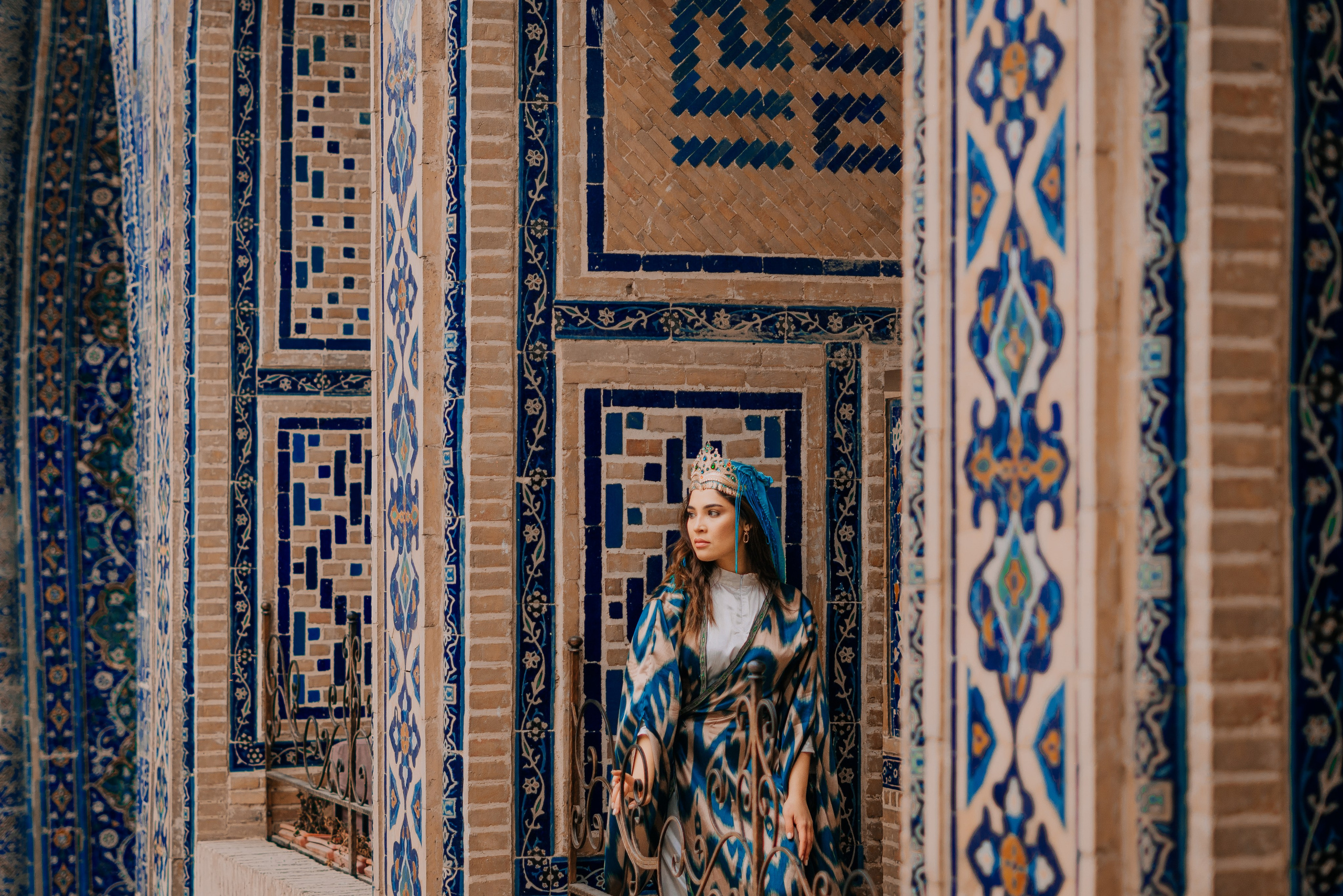 Photo walk on Registan Square. Photographer in Uzbekistan and Samarkand Djasur Marupov