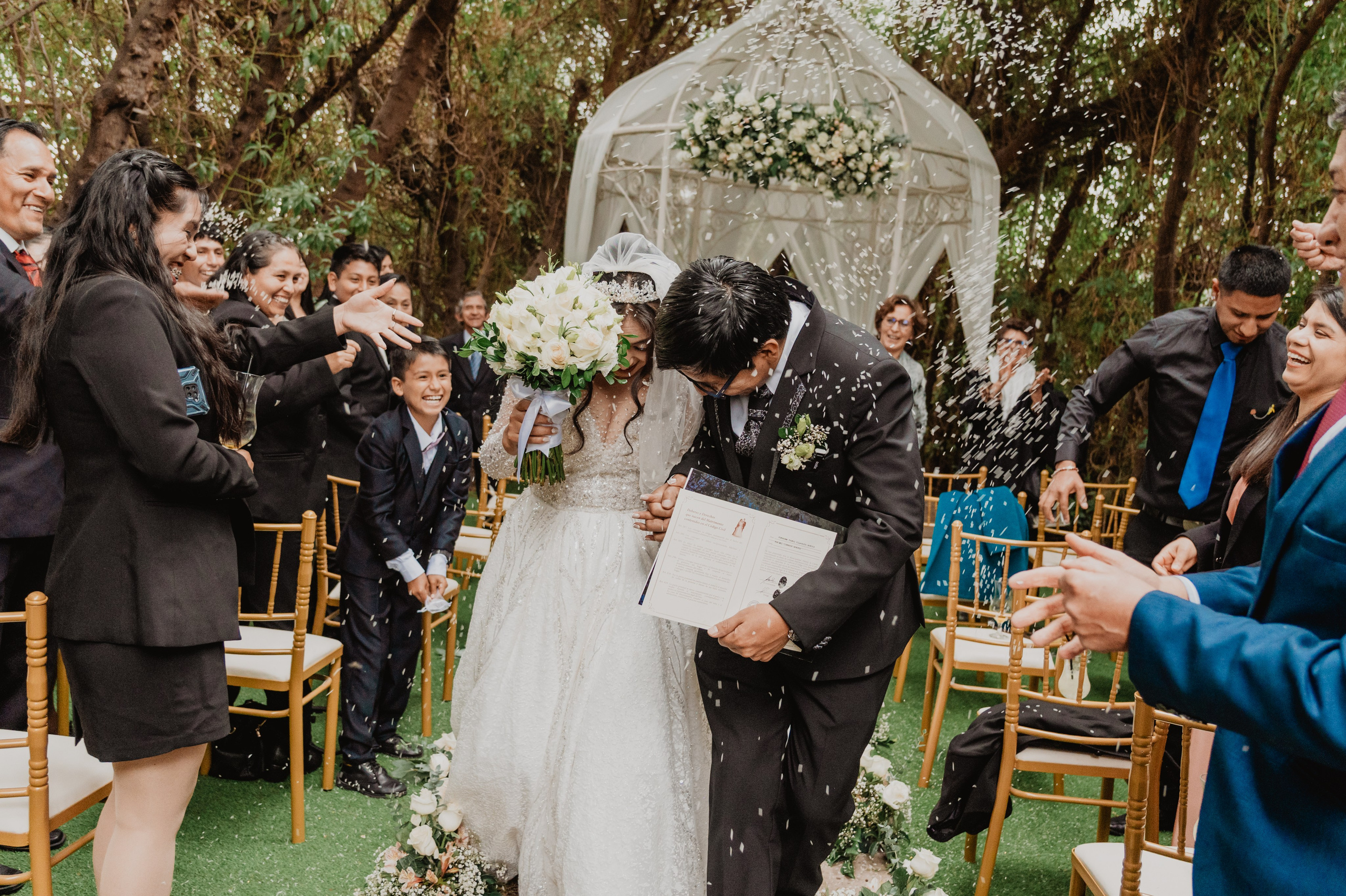 FERNANDO + MARIBEL | BODA RELIGIOSA. Studio KVTA | Fotografía y Video de Bodas en Arequipa